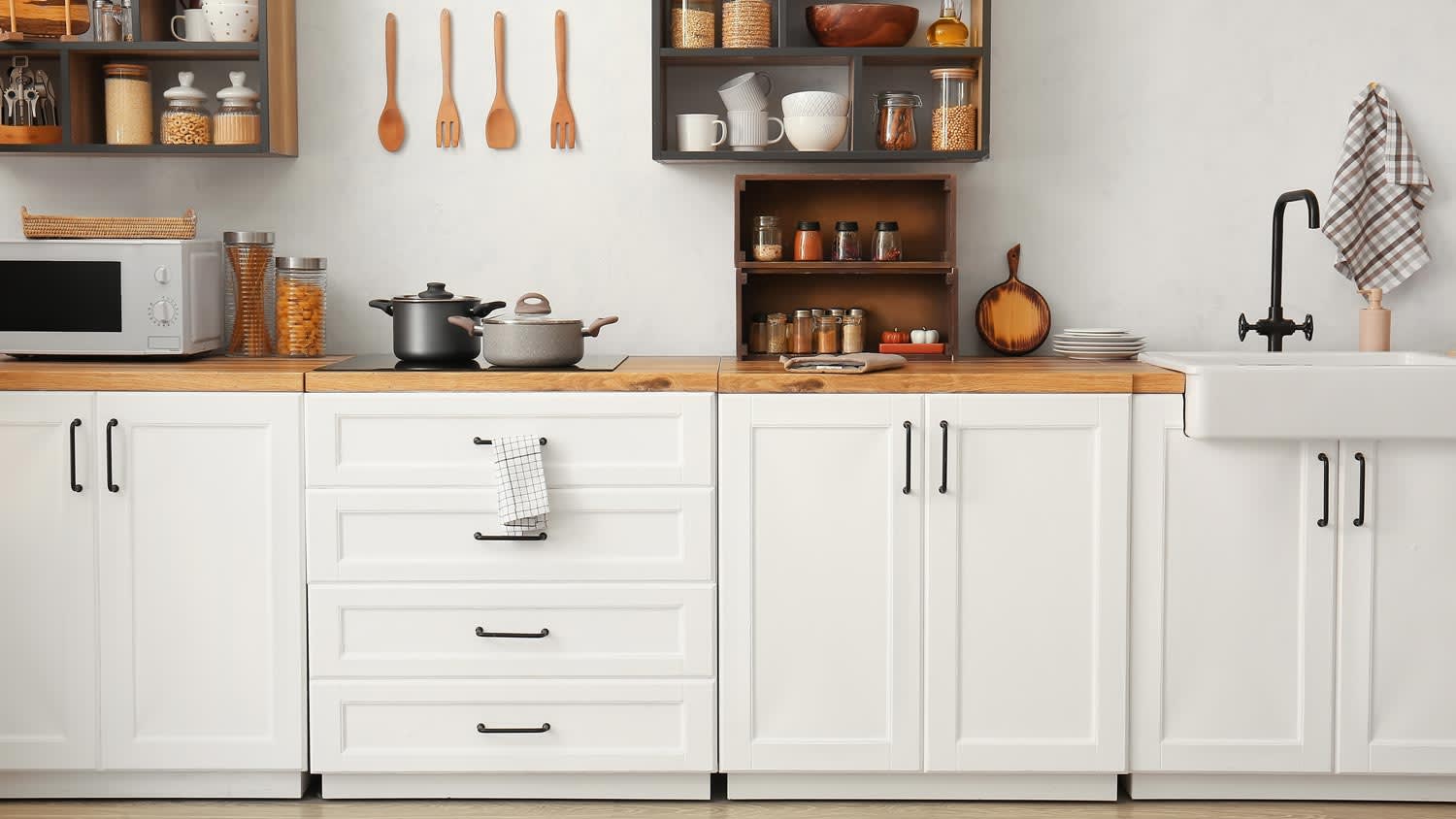 A bright and tidy kitchen
