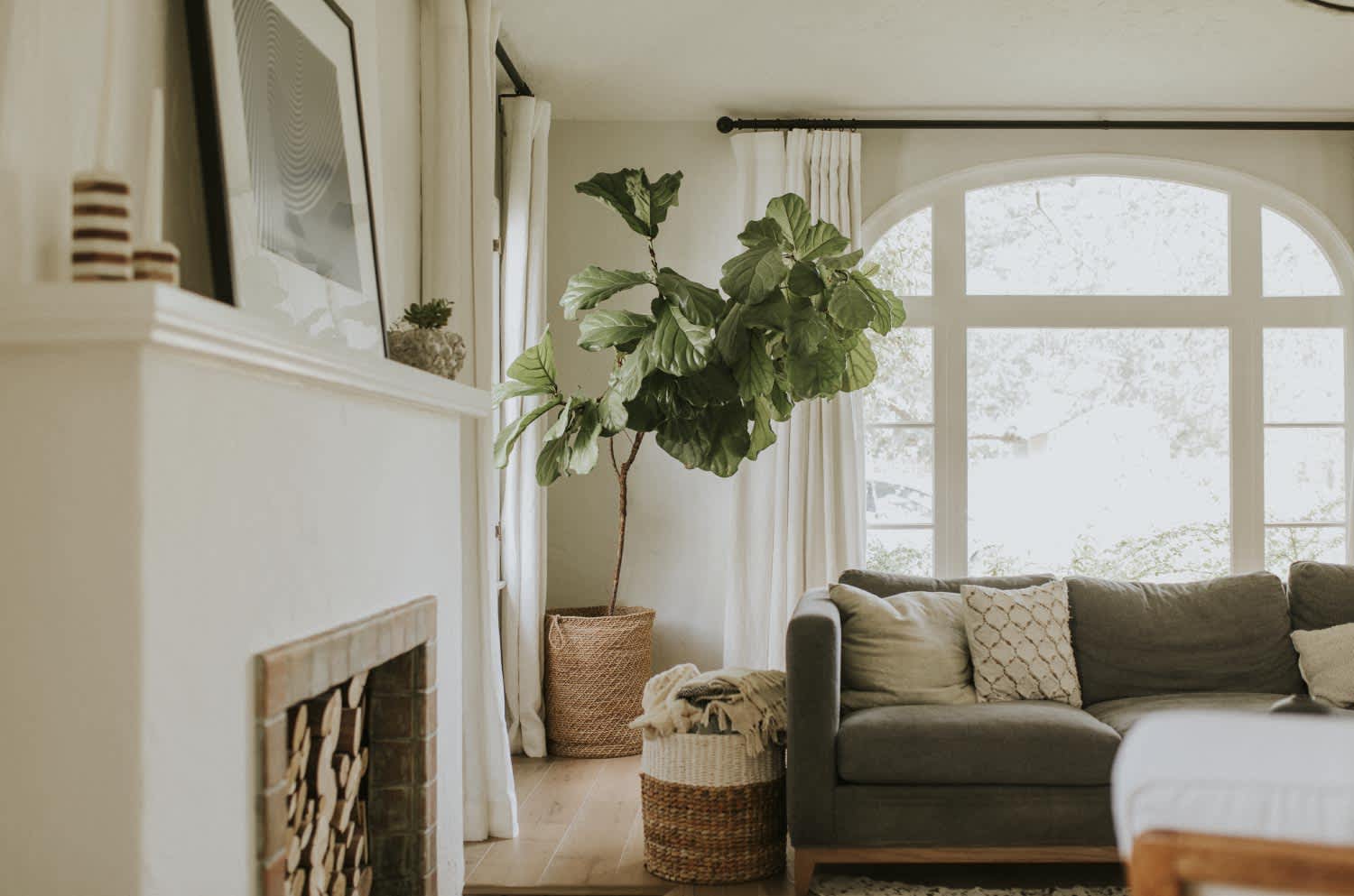 Cozy, laid-back home living room with fireplace