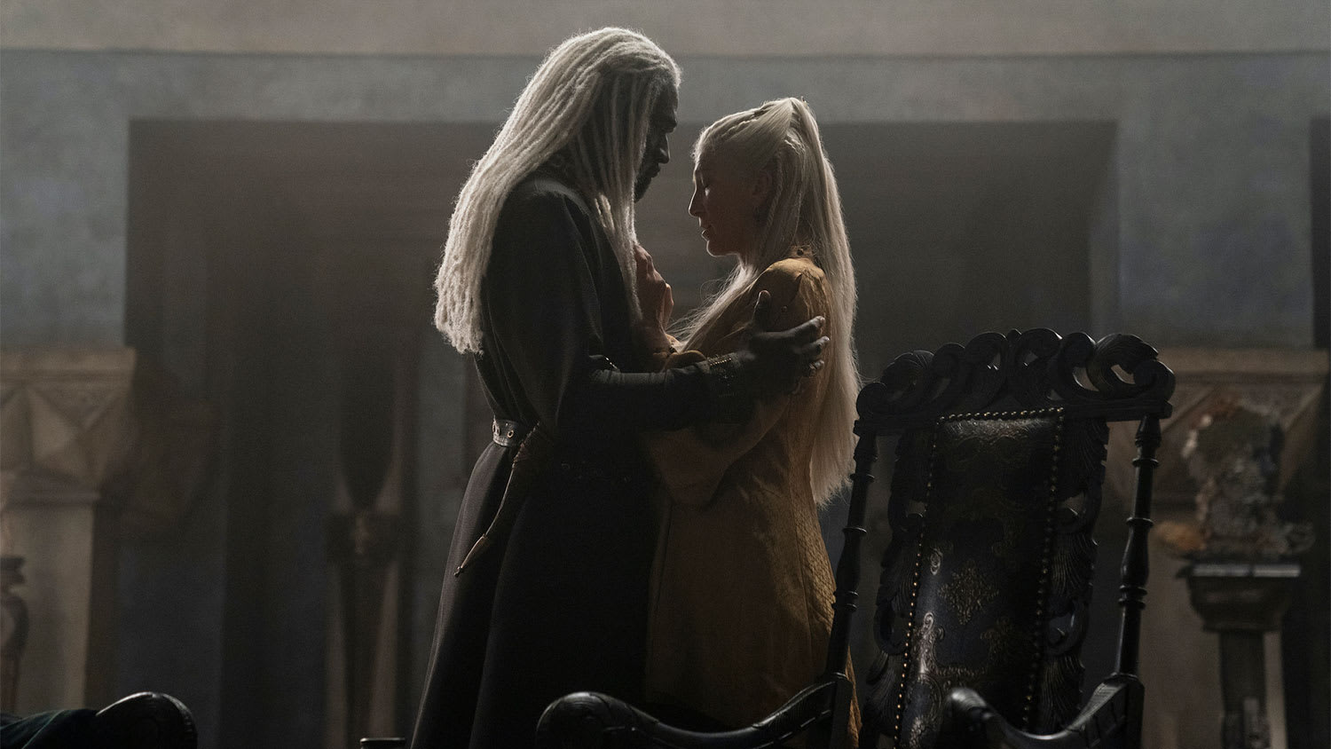 Steve Toussaint as Lord Corlys Velaryon and Eve Best as Princess Rhaenys Targaryen from the show House of the Dragon