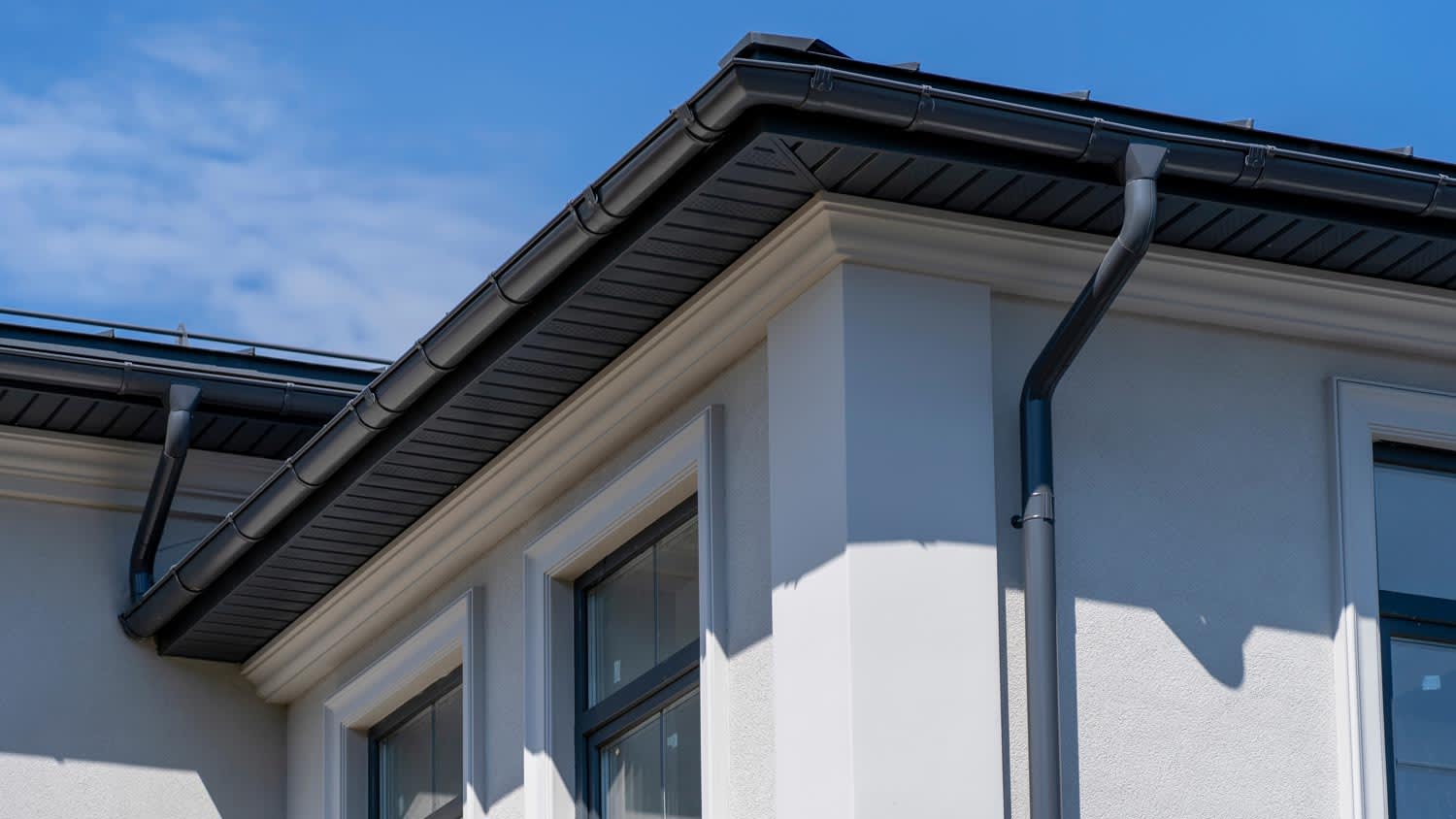 A black aluminum fascia board