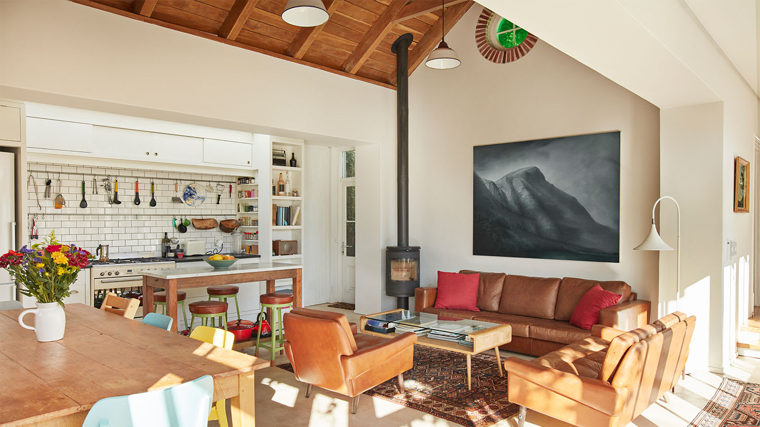 A view of a vaulted ceiling in a house