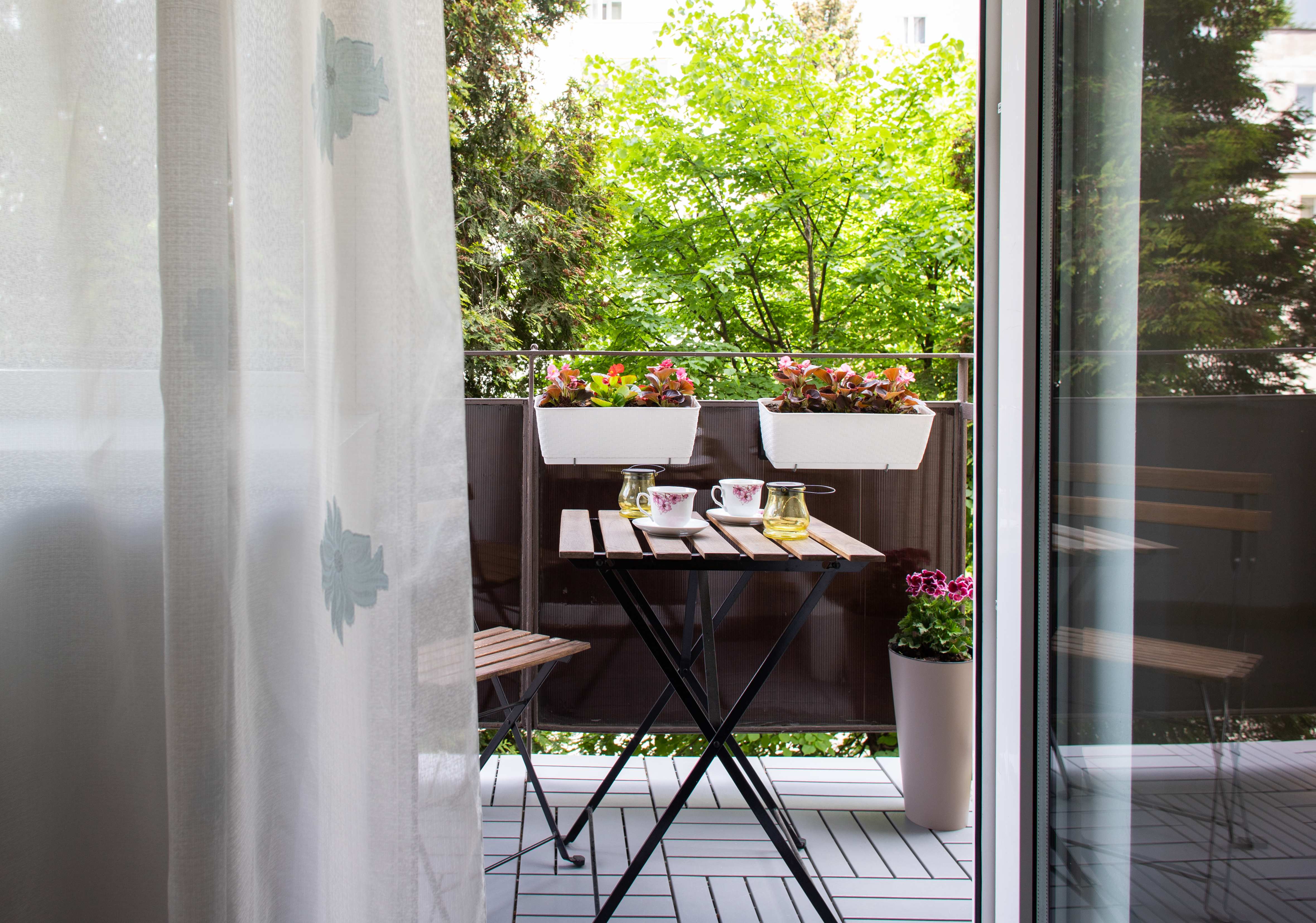 Interlocking floor tiles on small balcony