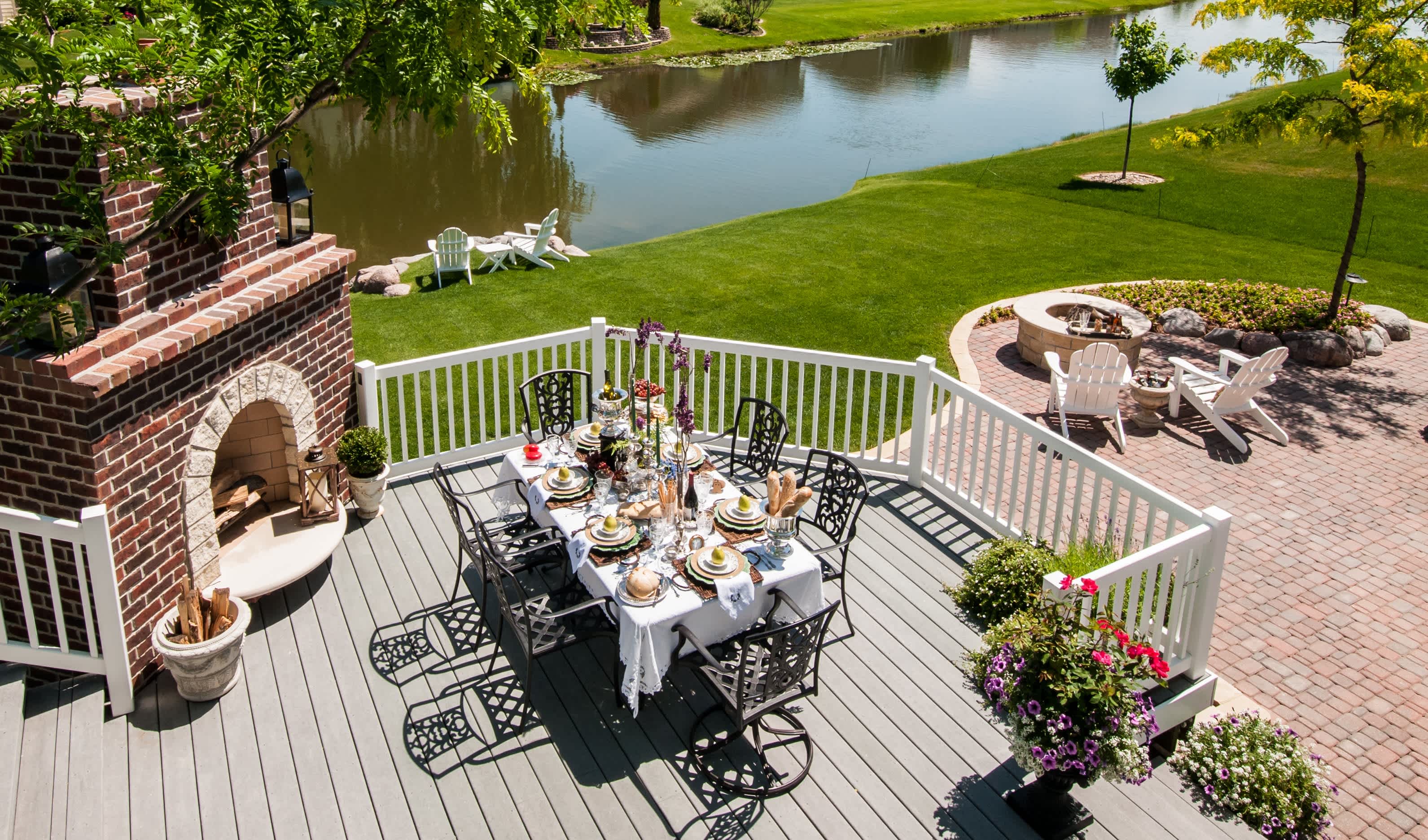 Outdoor dining table and fire pit
