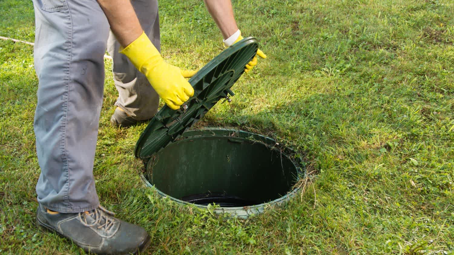 Opening septic tank lid