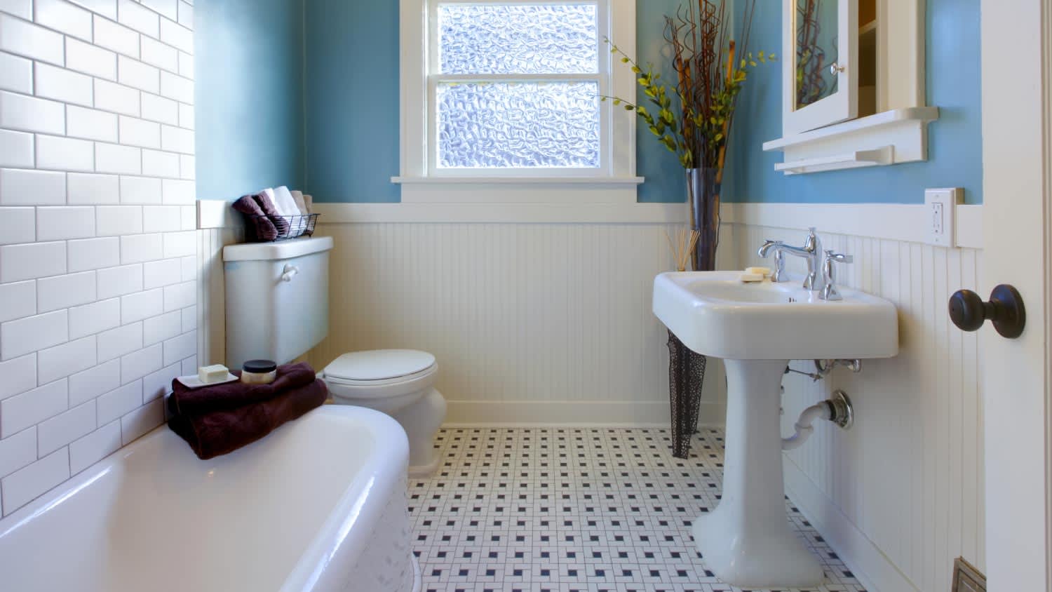 An antique luxury design of blue bathroom