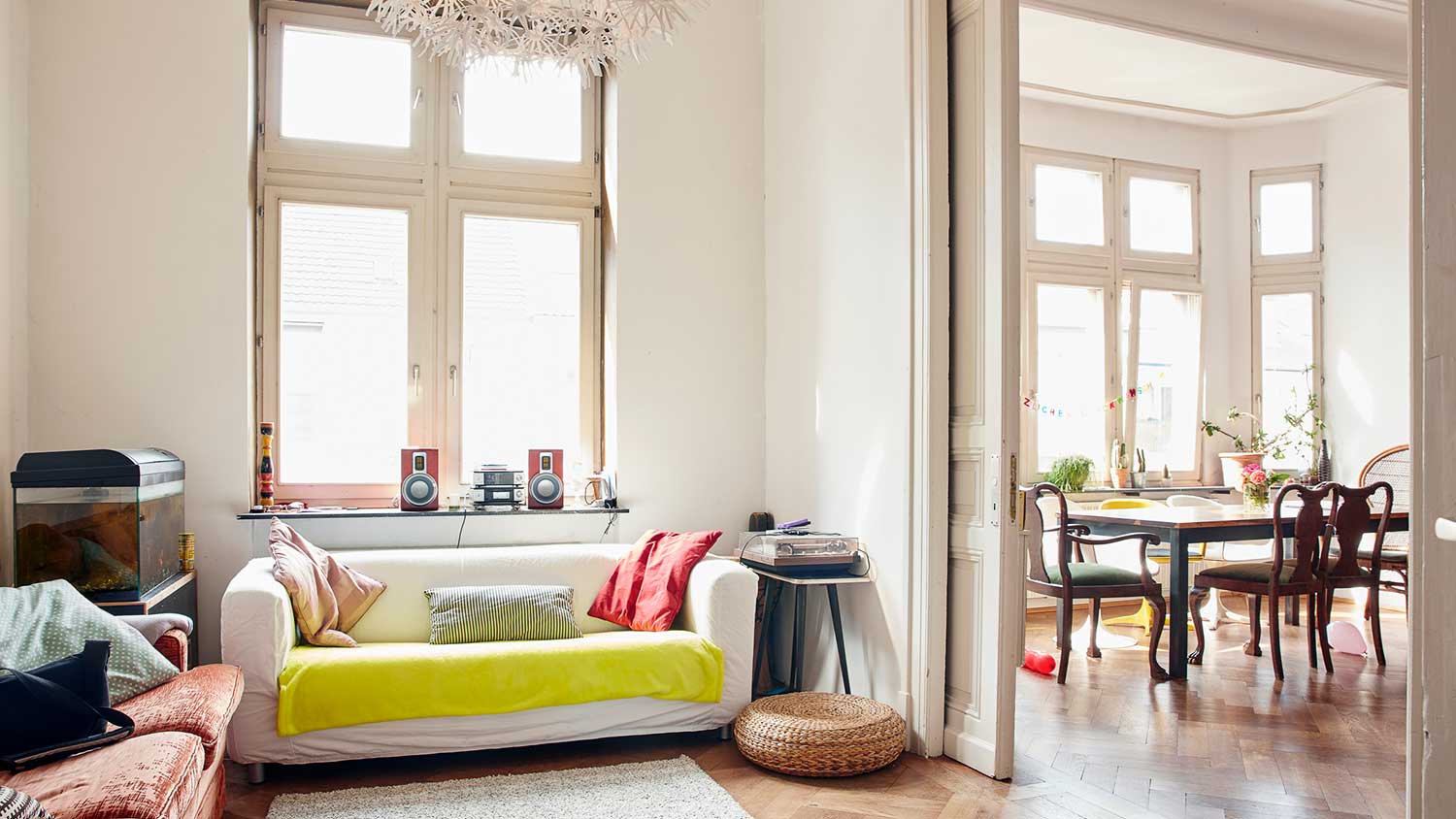 Living room with view to the dining room
