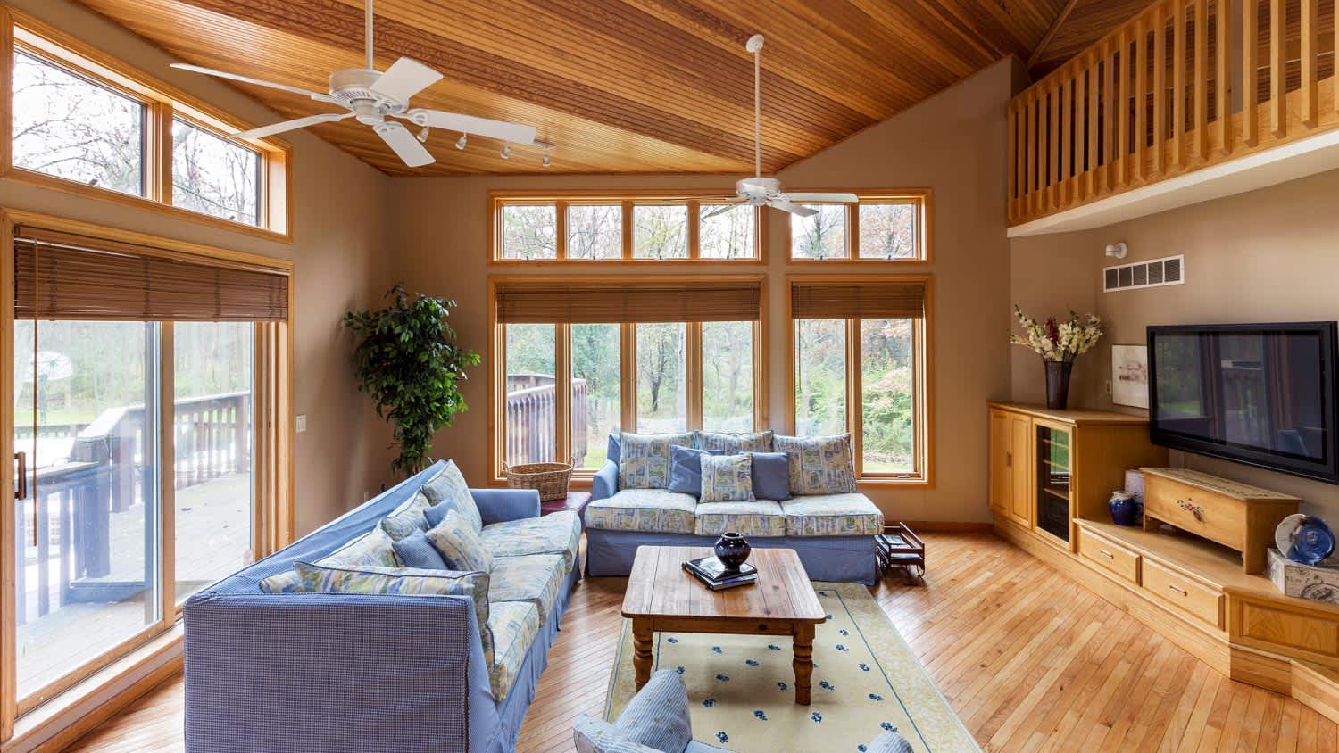 Hardwood floor and ceilings in living room