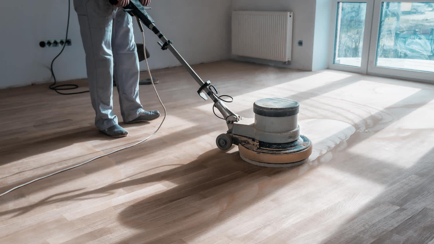 A worker with polishing machine