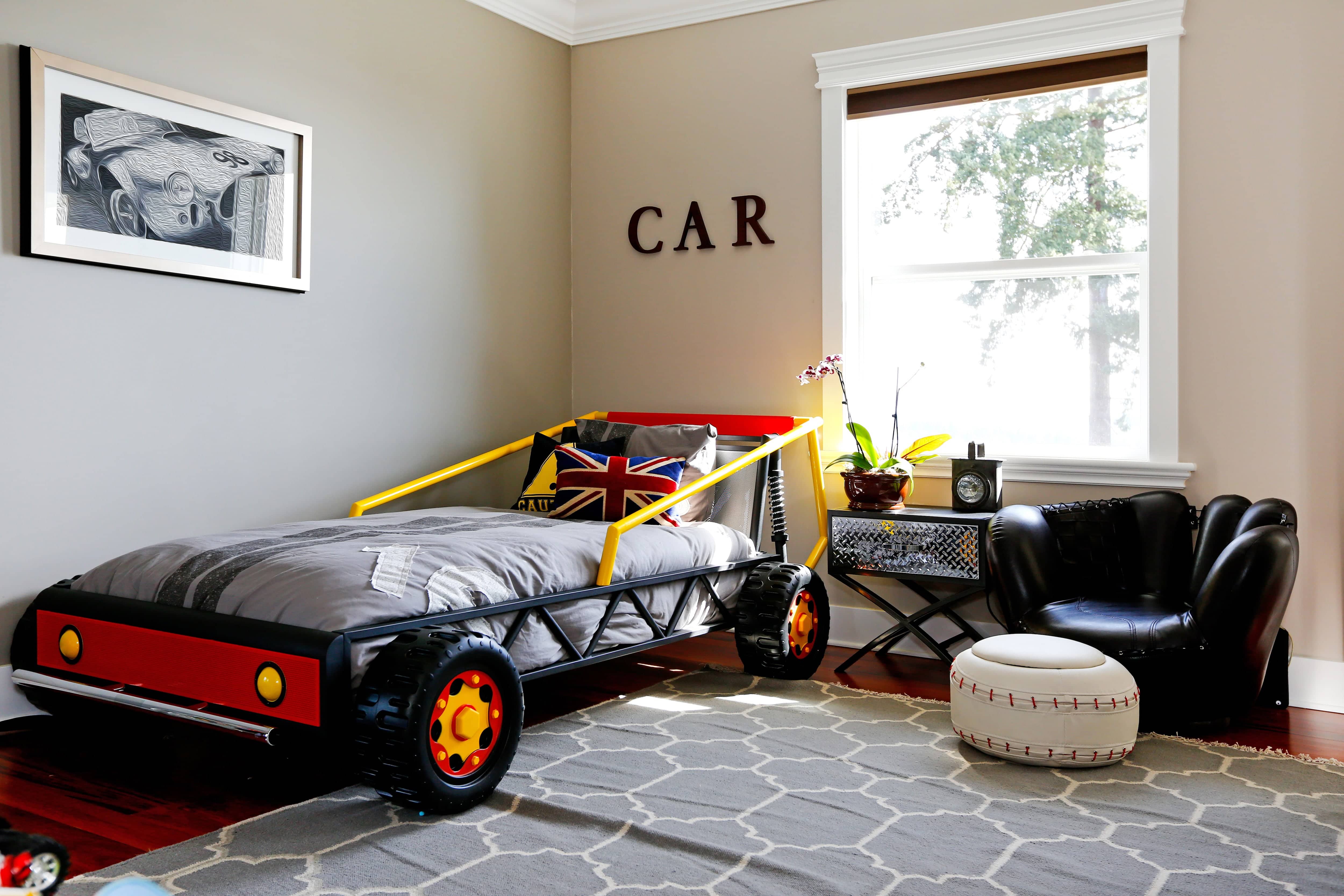 Car themed child’s room