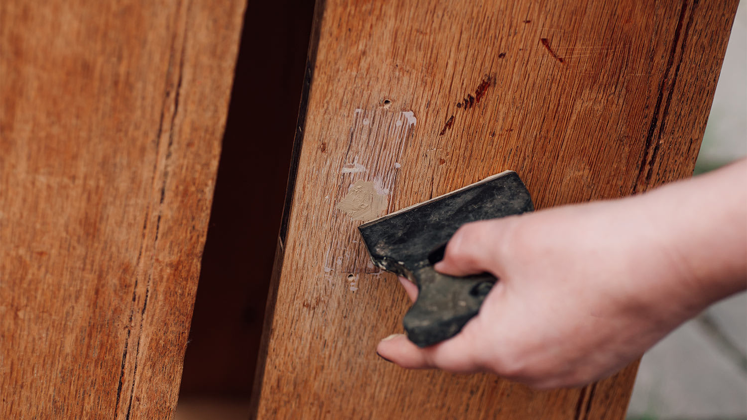 Brown putty wood repair