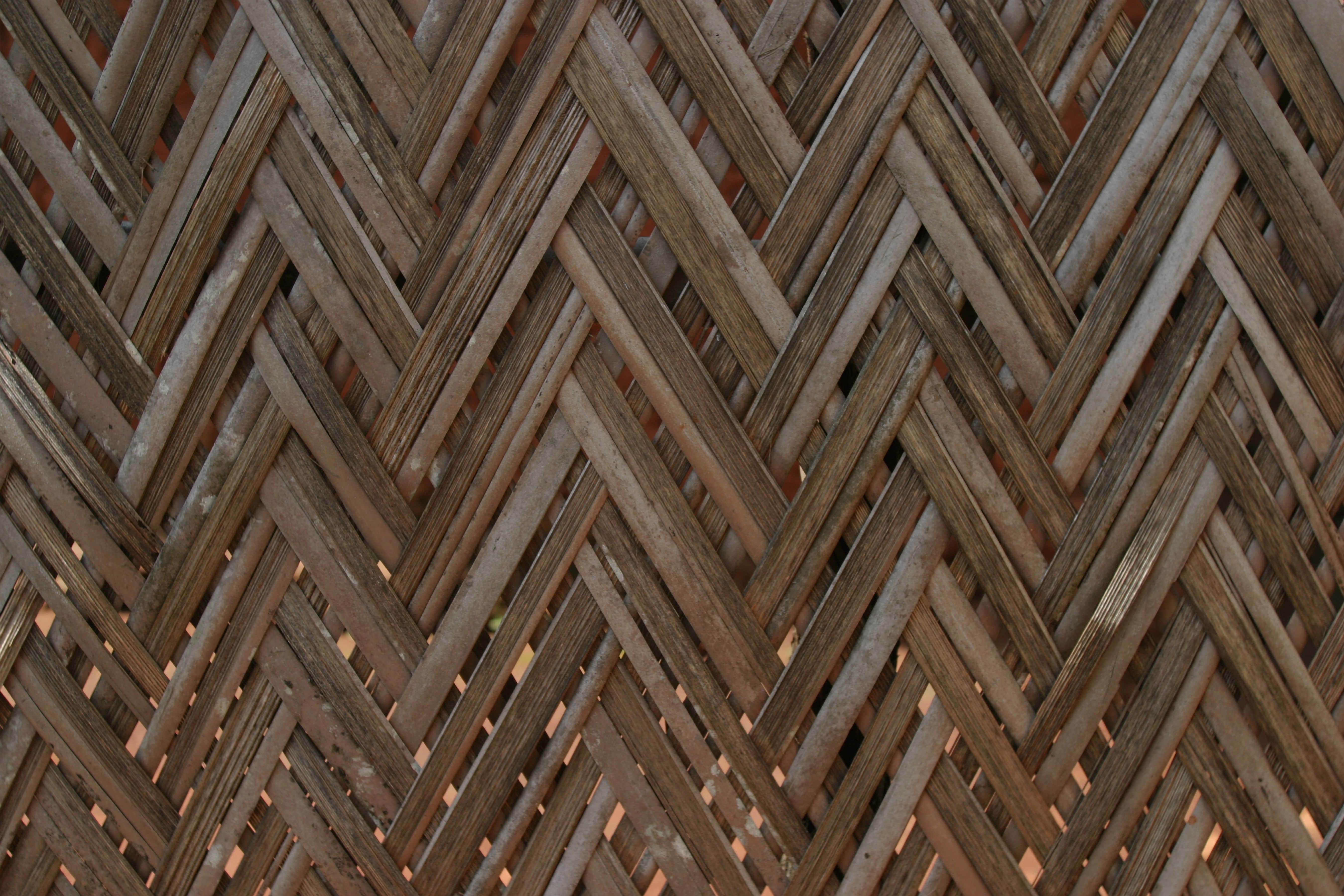 Herringbone-patterned fence design