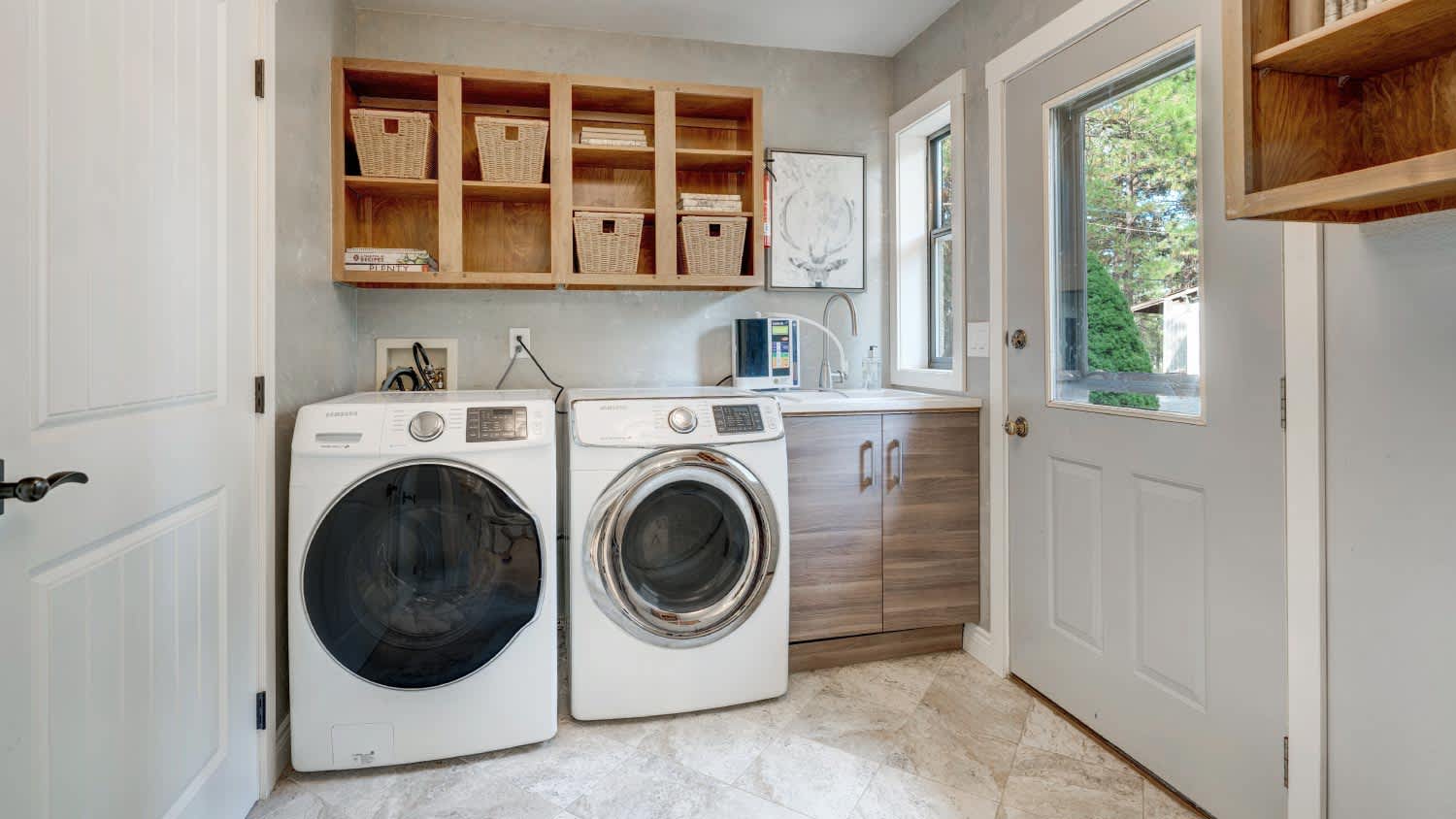 Laundry room with beautiful chelving