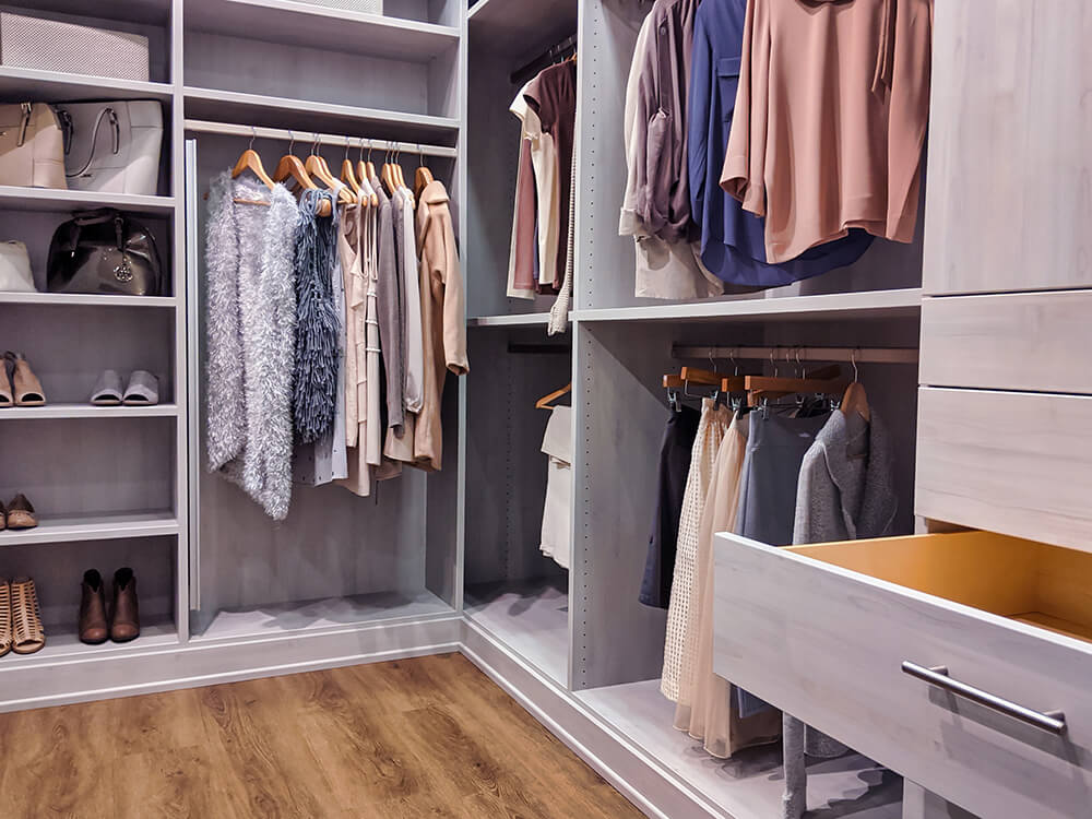 Well organized modern walk in closet