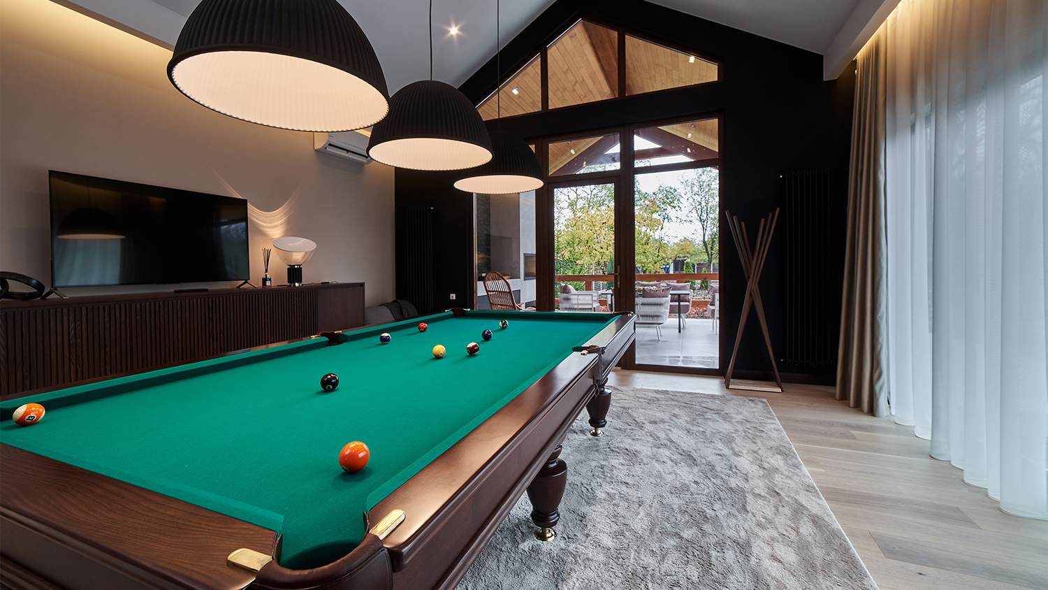 pool table in home game room