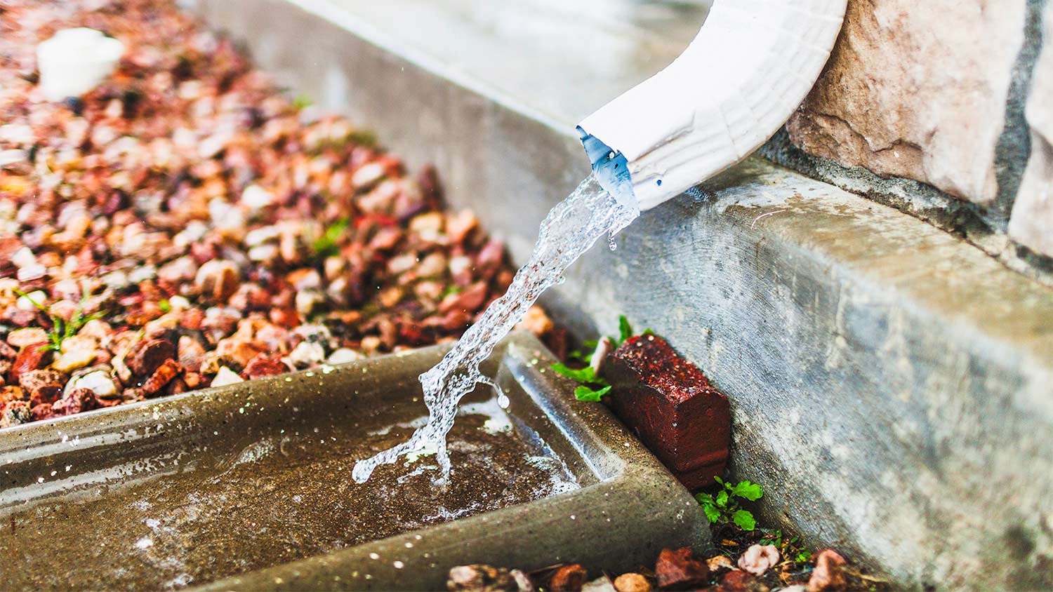Rain water gutter stones