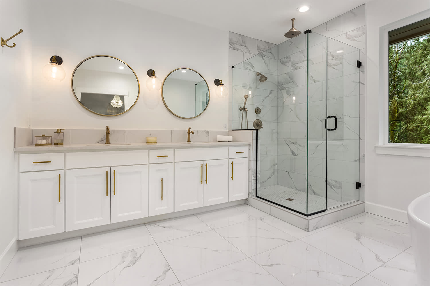 Modern bathroom with marble tiles