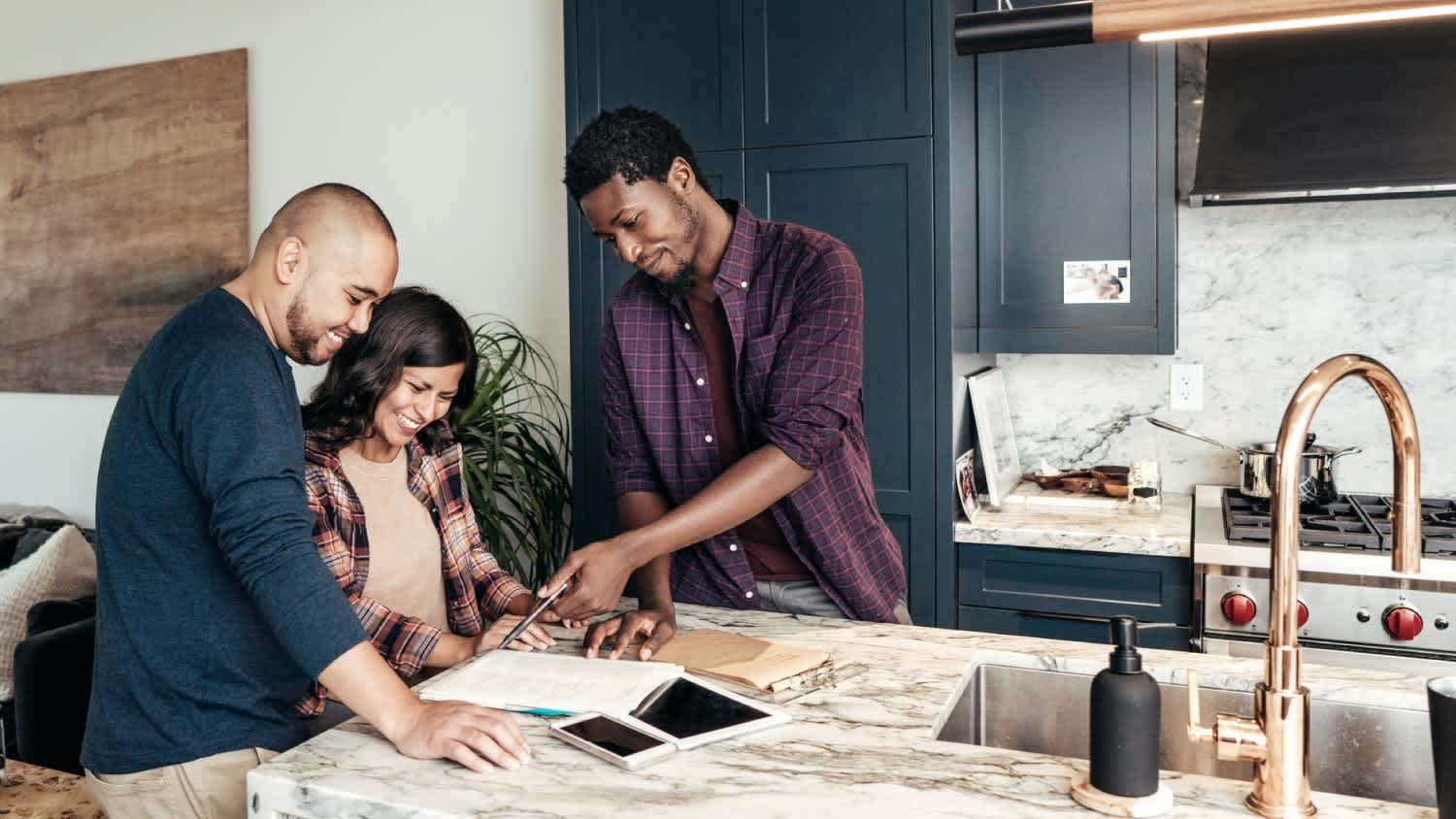 A family getting home consultation