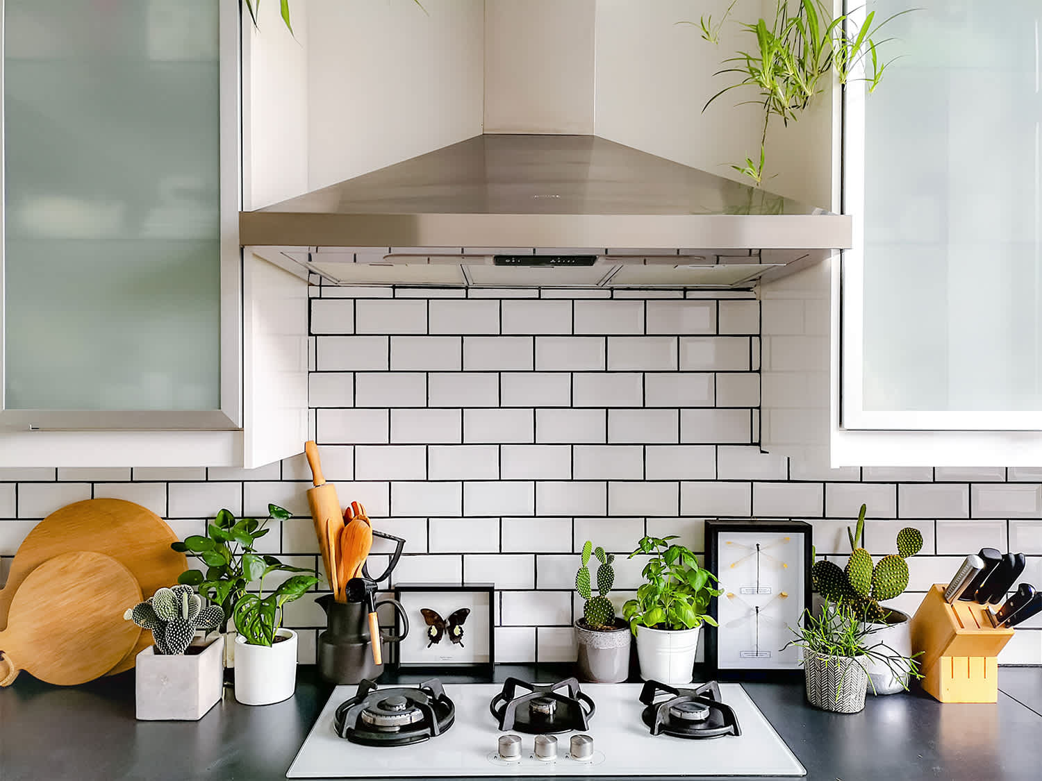 Kitchen tile backsplash