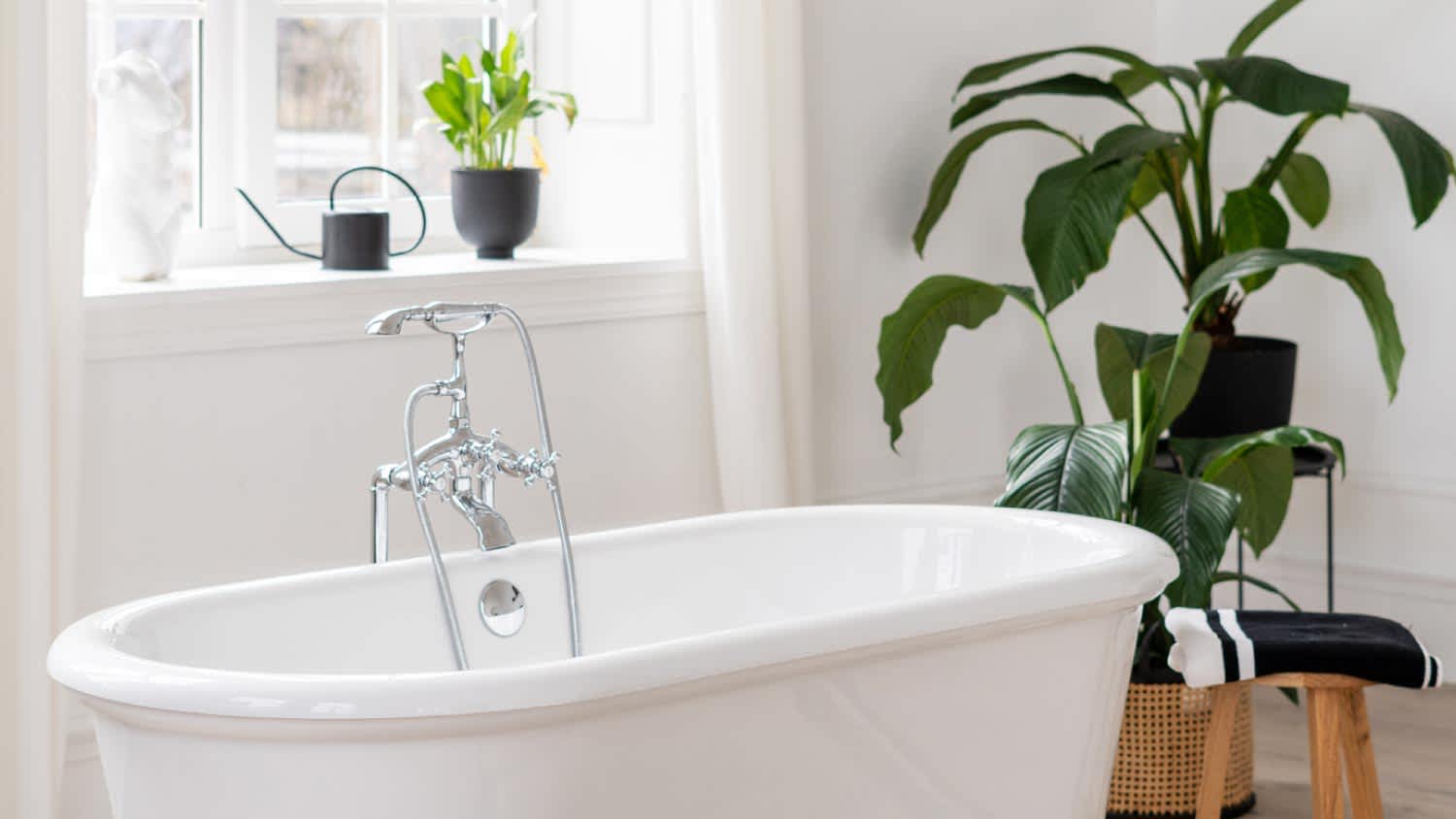 A modern apartment with white bathtub