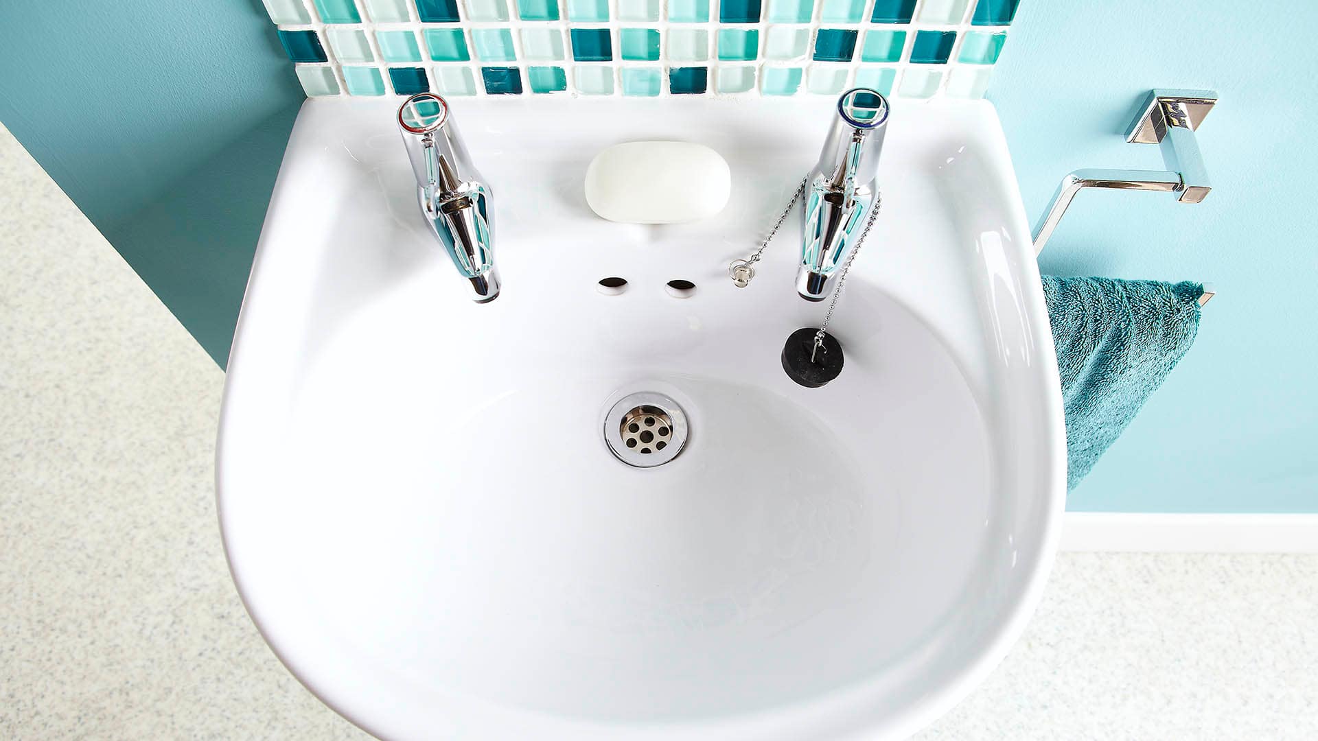top view of pedestal sink