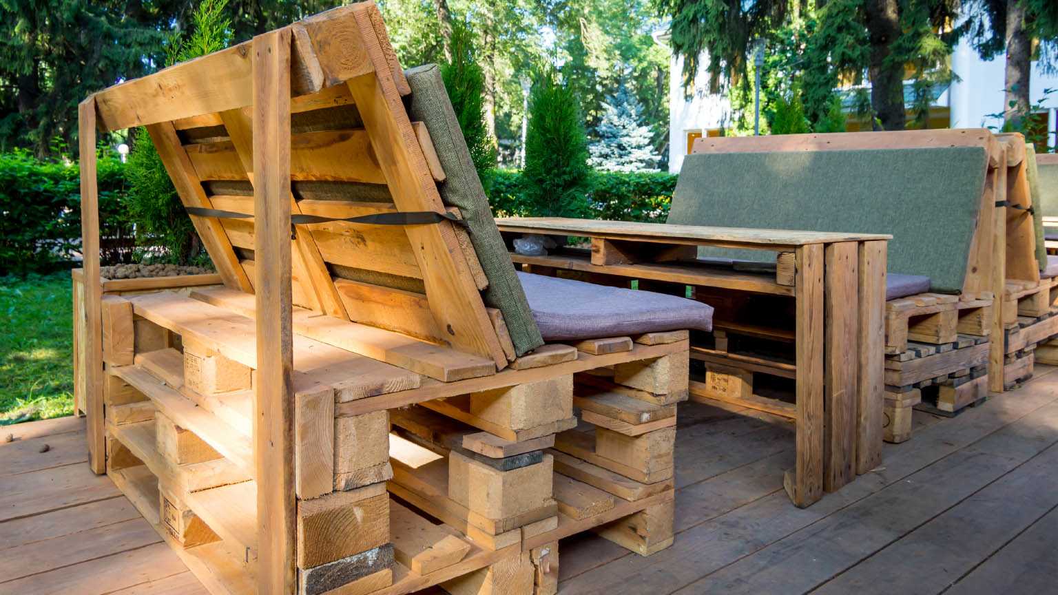 outdoor wood deck bar