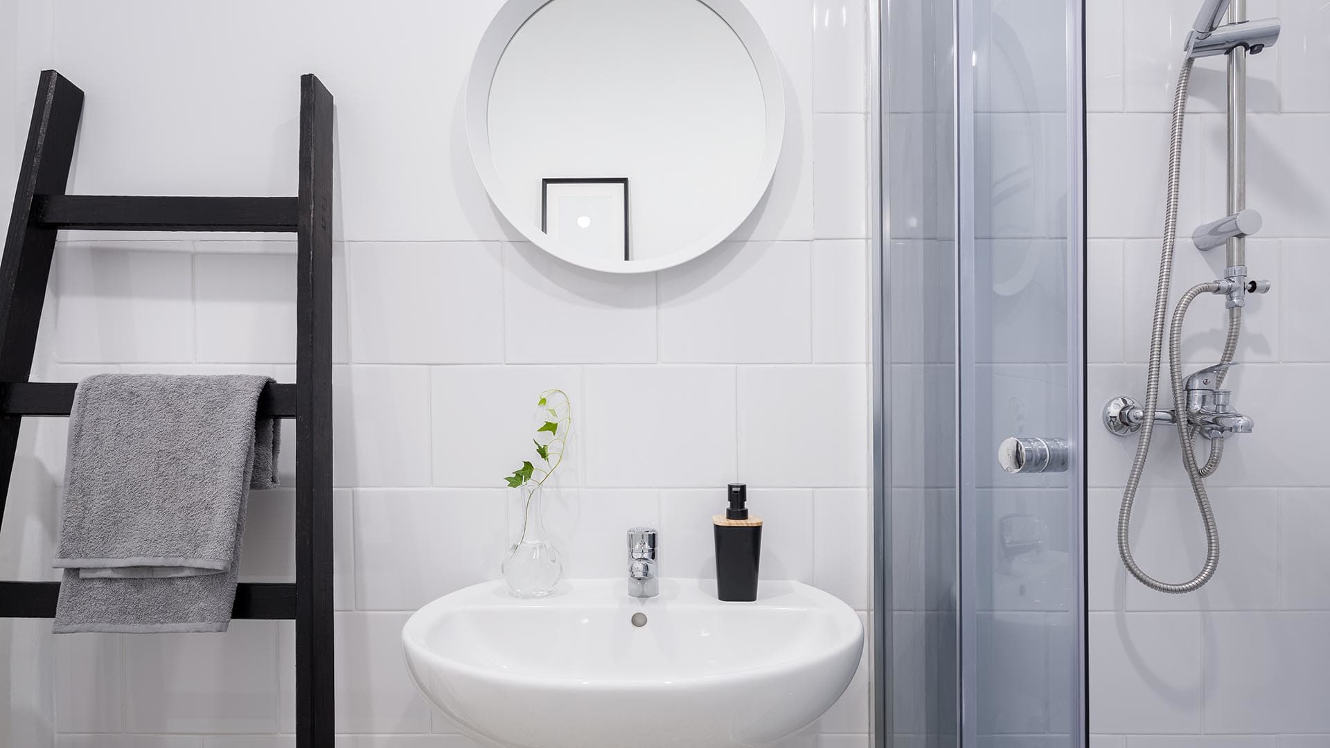 bathroom with ladder towel rack