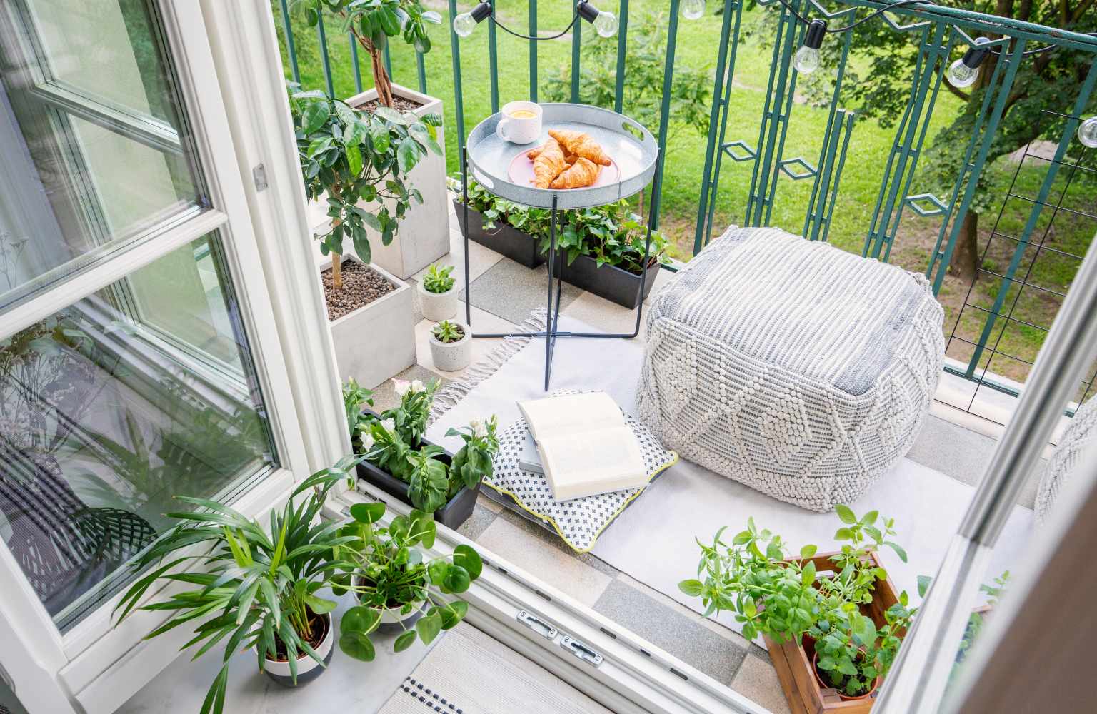 backyard outdoor patio garden