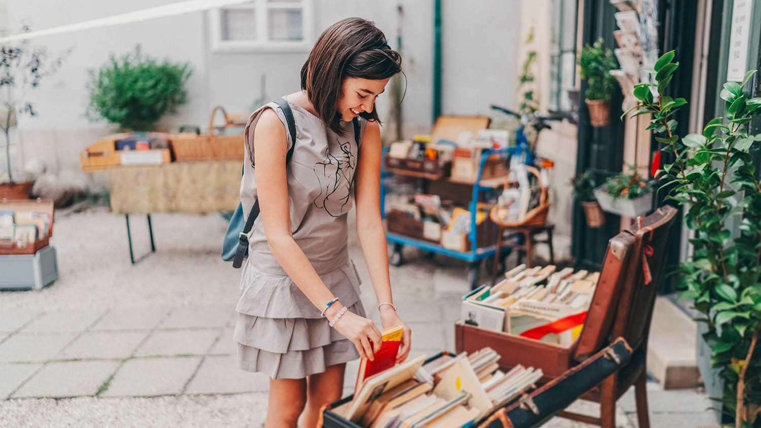 girl shopping for books