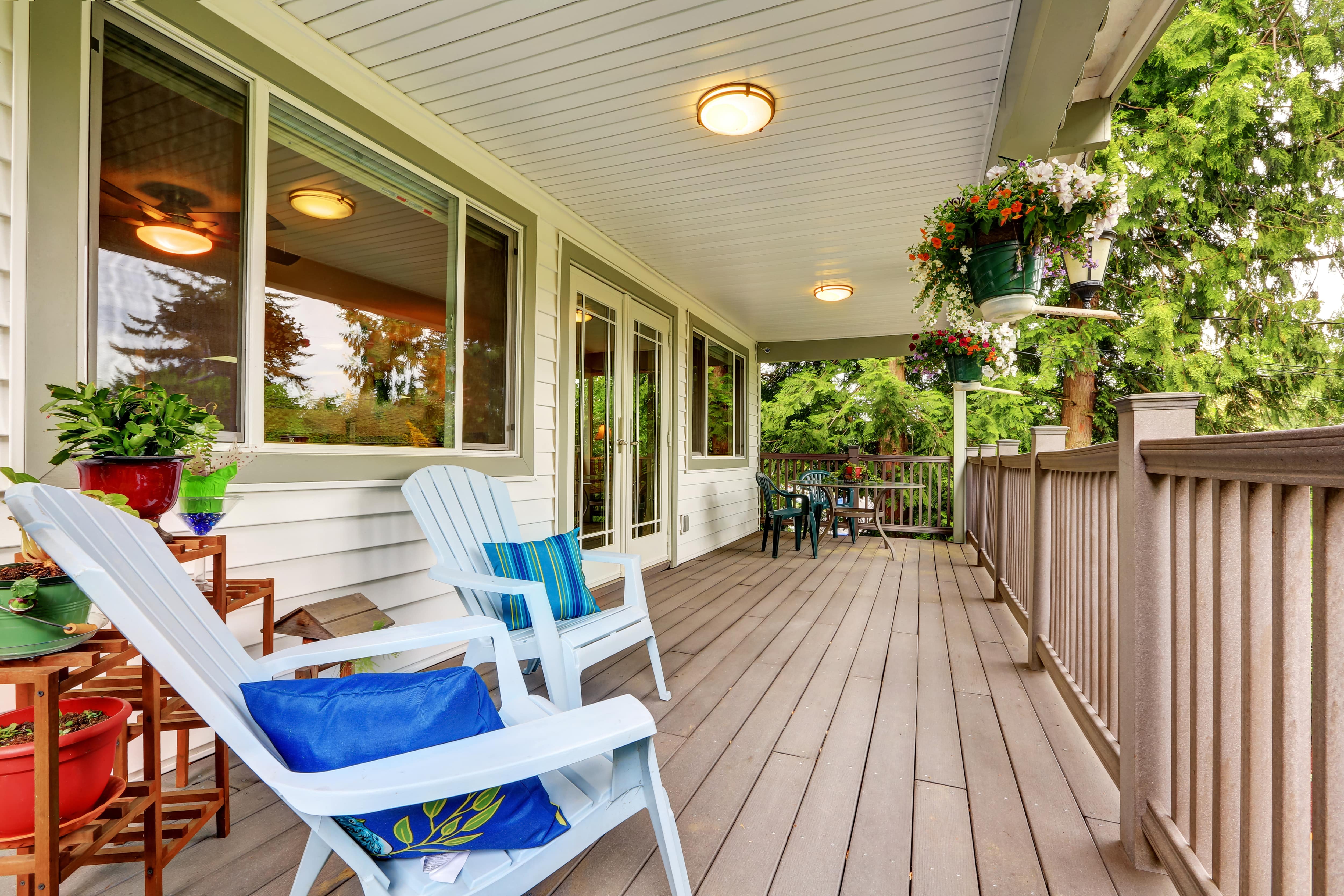 Front porch with flush-mounted light fixtures