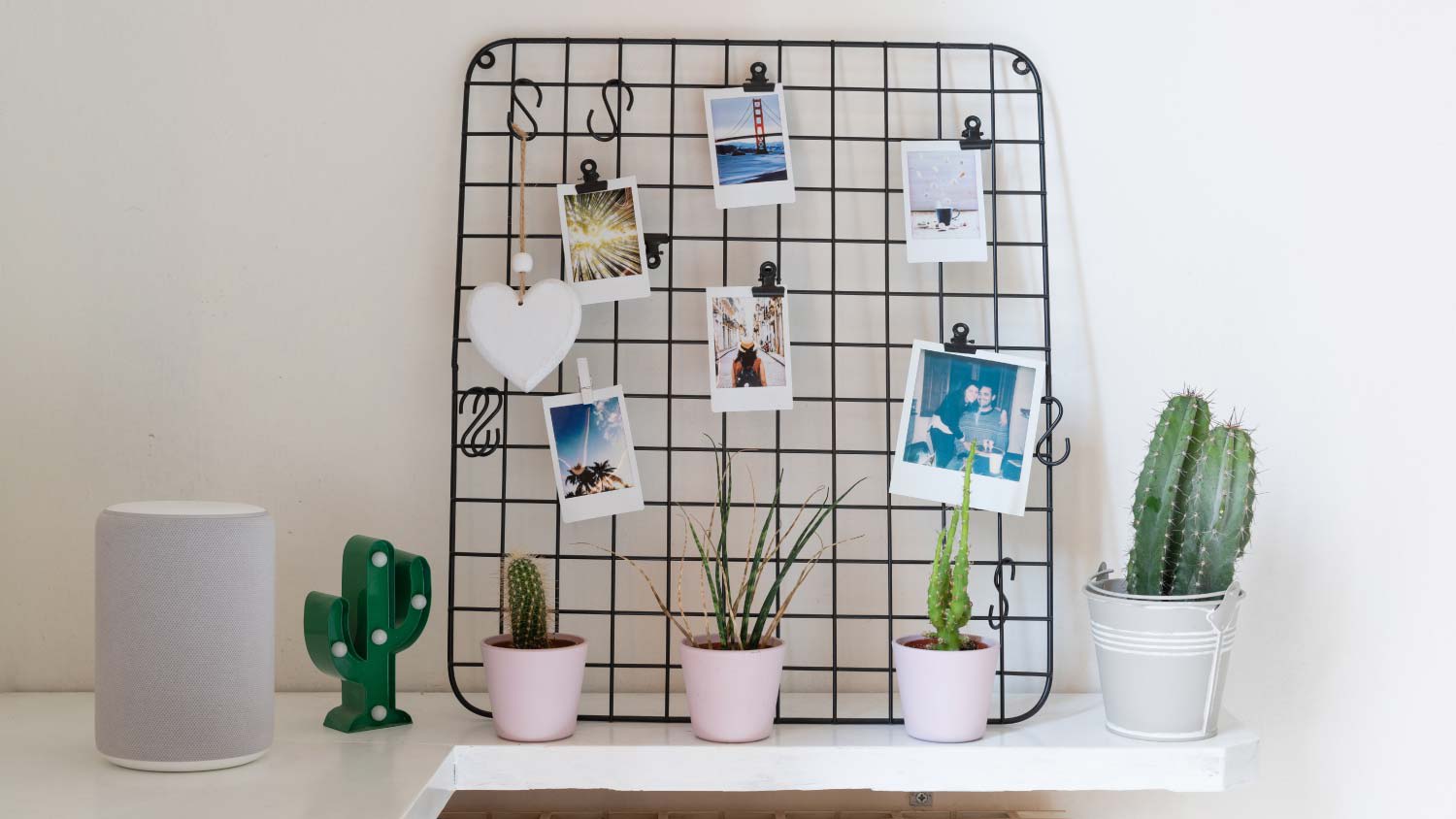 simple corner decor