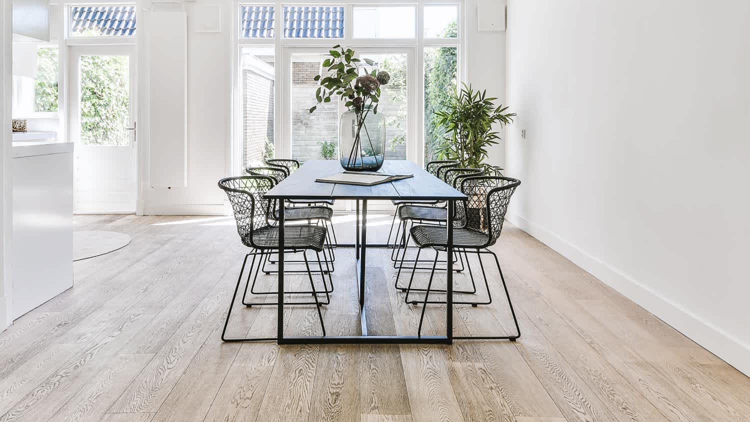 Spacious minimalist style dining room