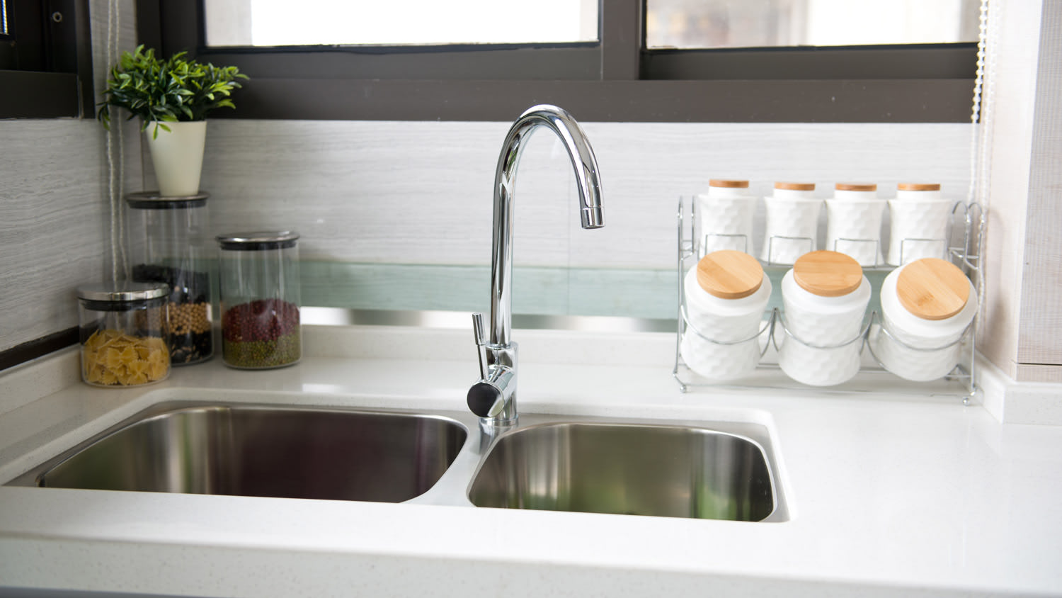 Double basin stingless steel sink in modern kitchen