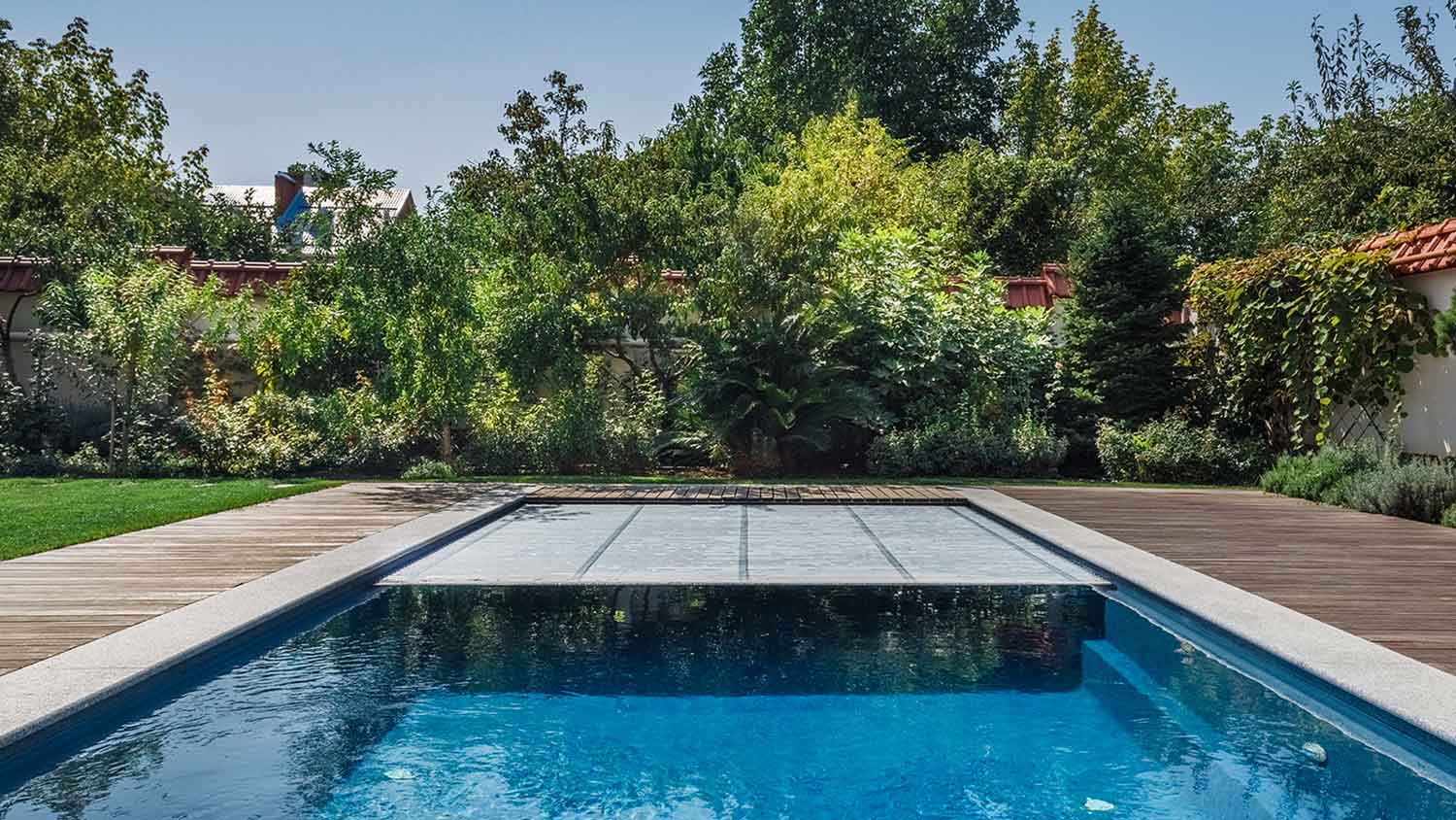 Automatic pool cover