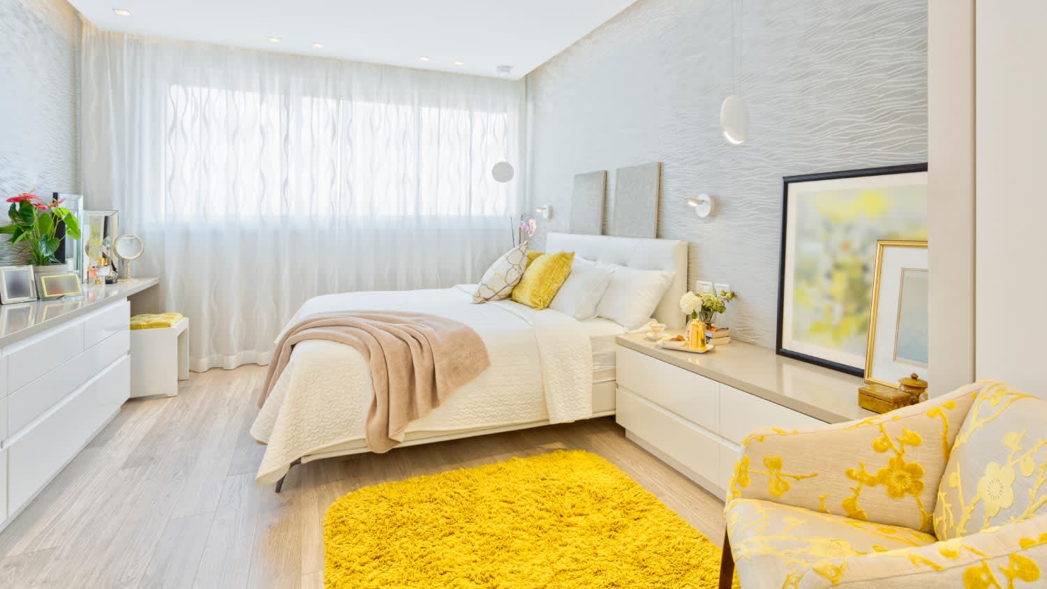 A modern luxury bedroom