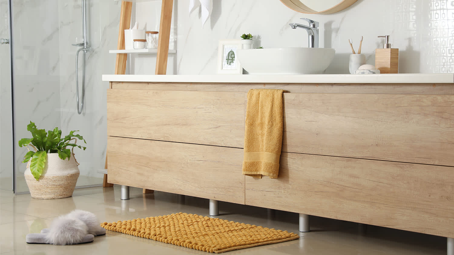 yellow chenille rug in bathroom