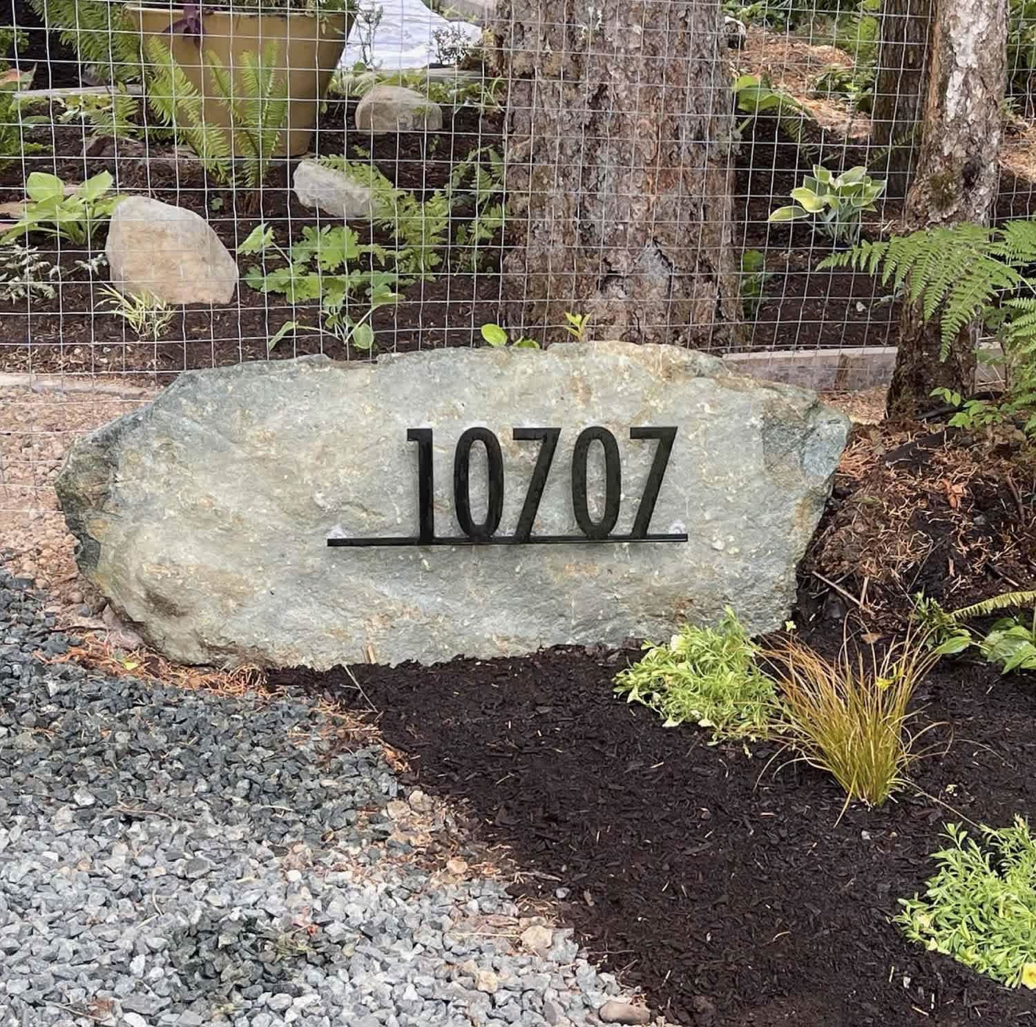 A stylish address rock