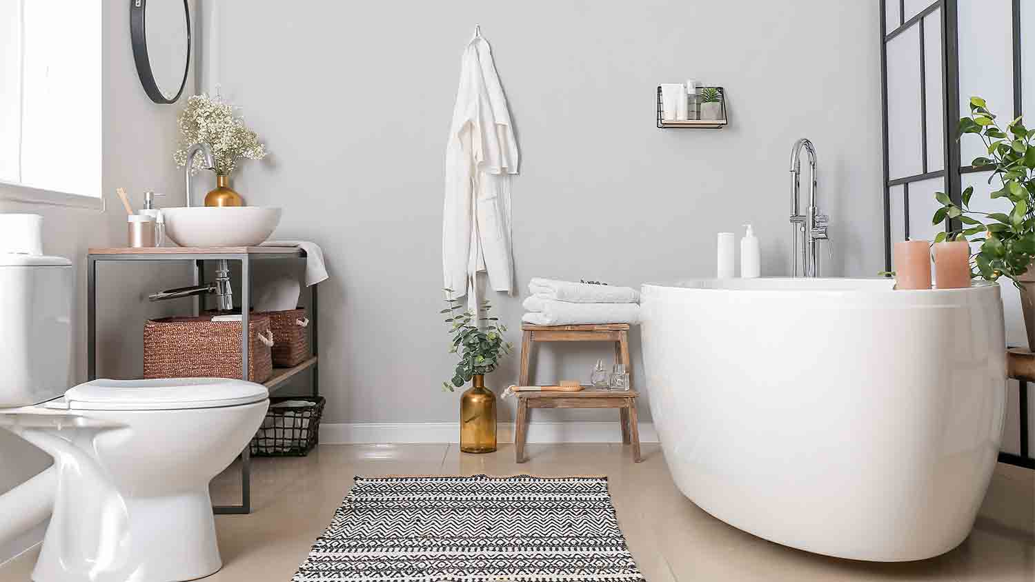 stylish fully decorated bathroom