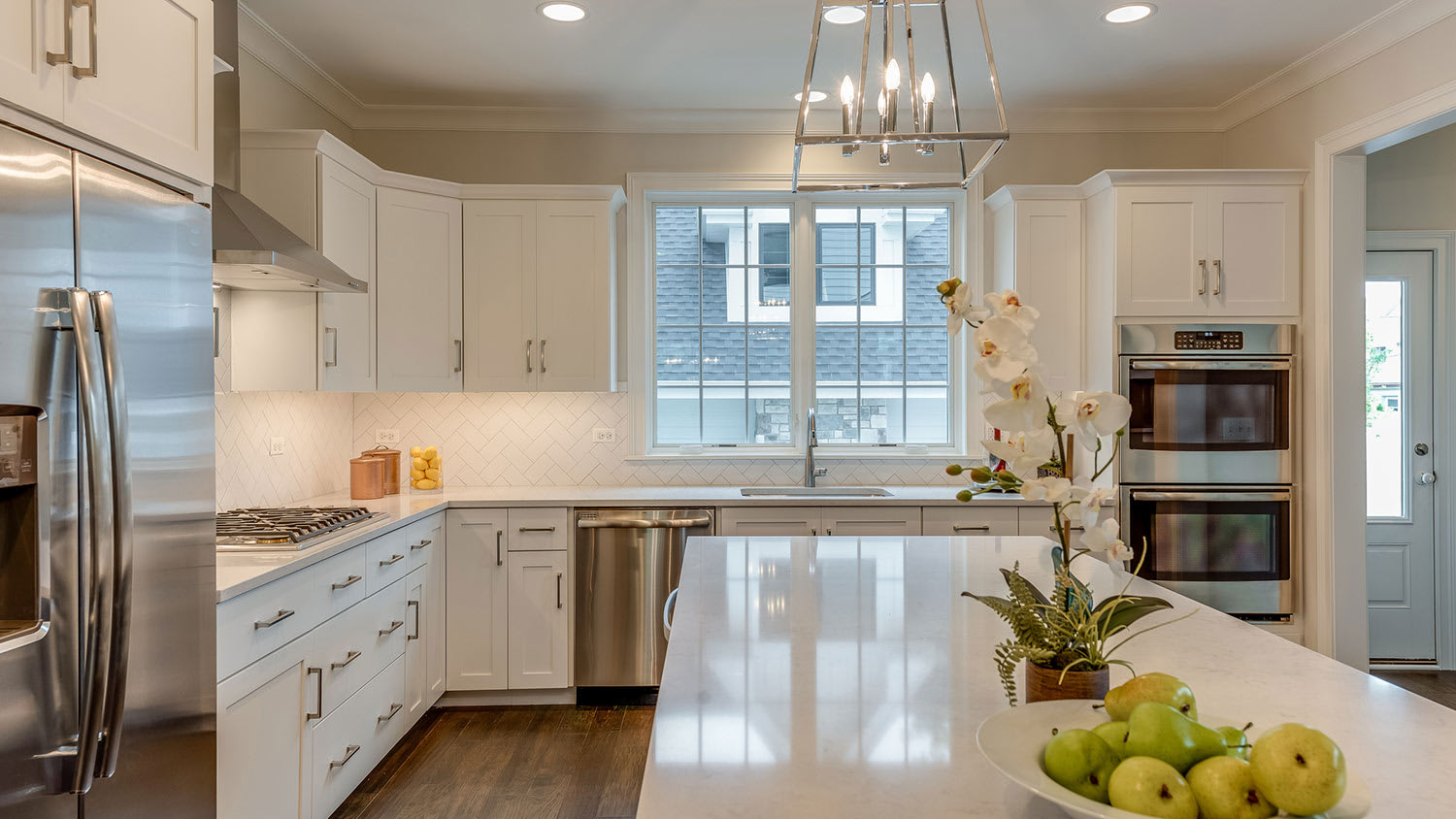 Simple and spacious kitchen with matching appliances