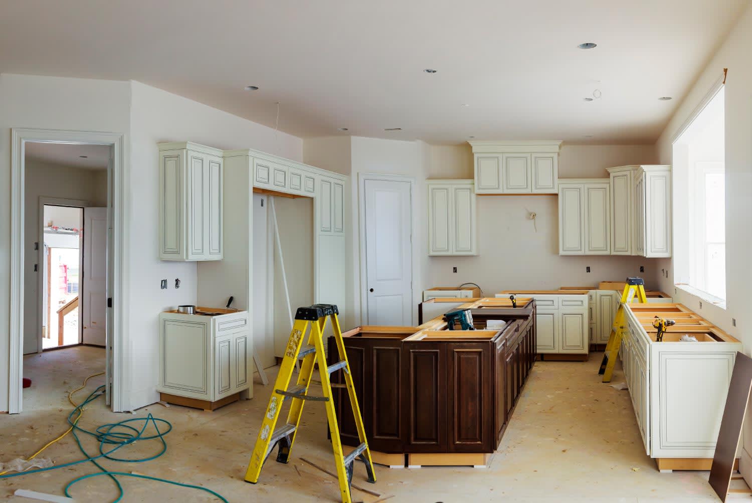 Custom kitchen cabinets installation