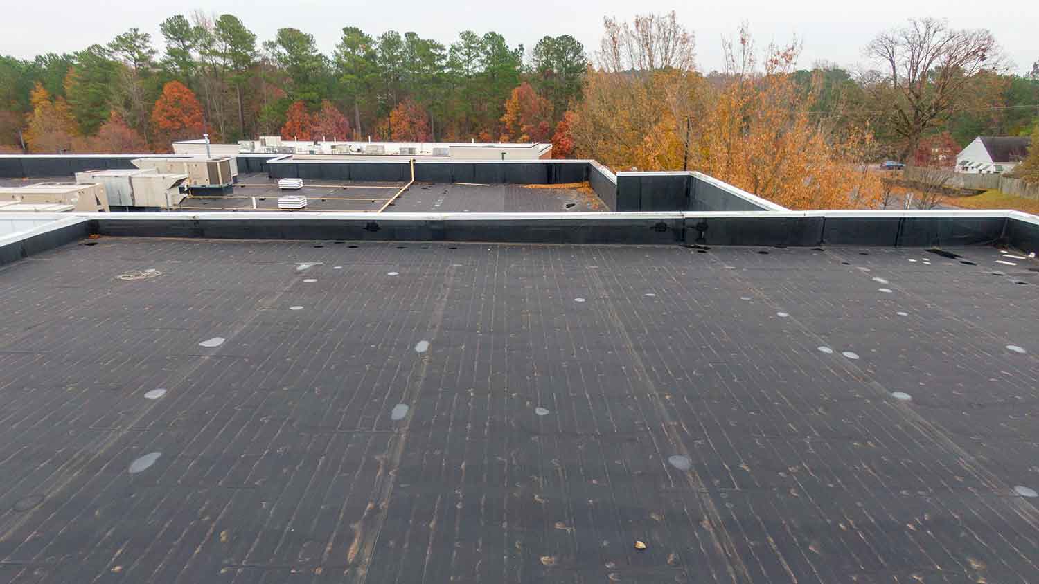 epdm roof installed on a commercial building