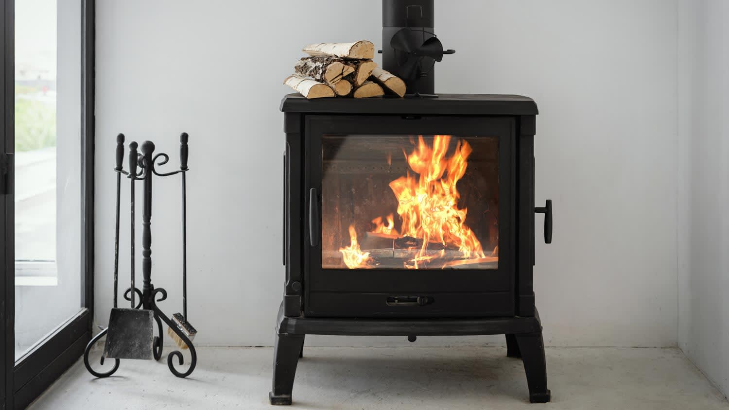 None blower fan wood stove
