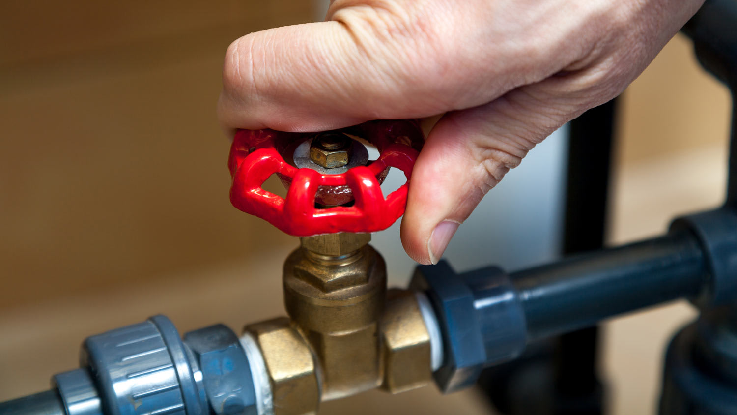 None man closing valve