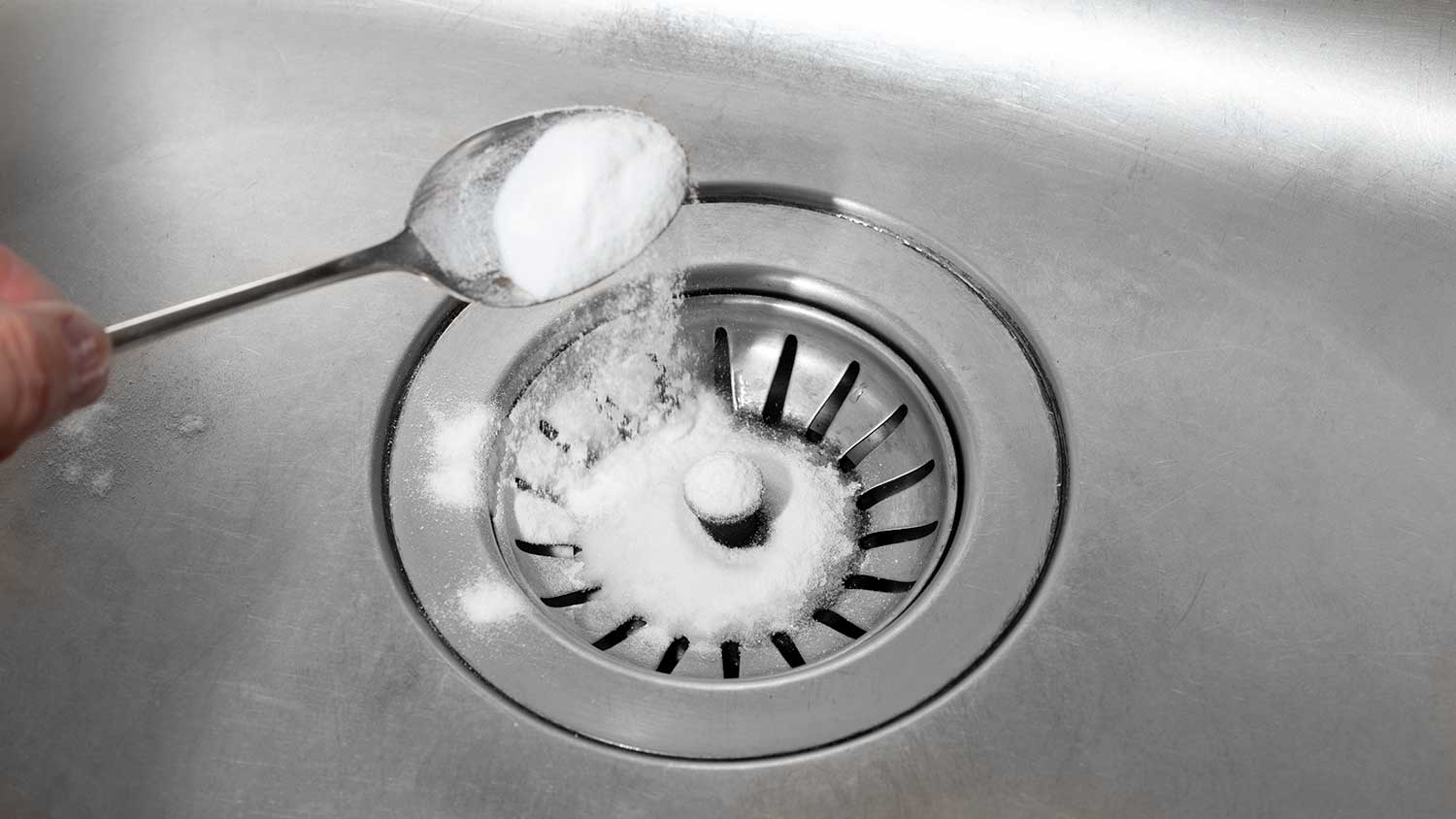 using baking soda to unclog kitchen sink