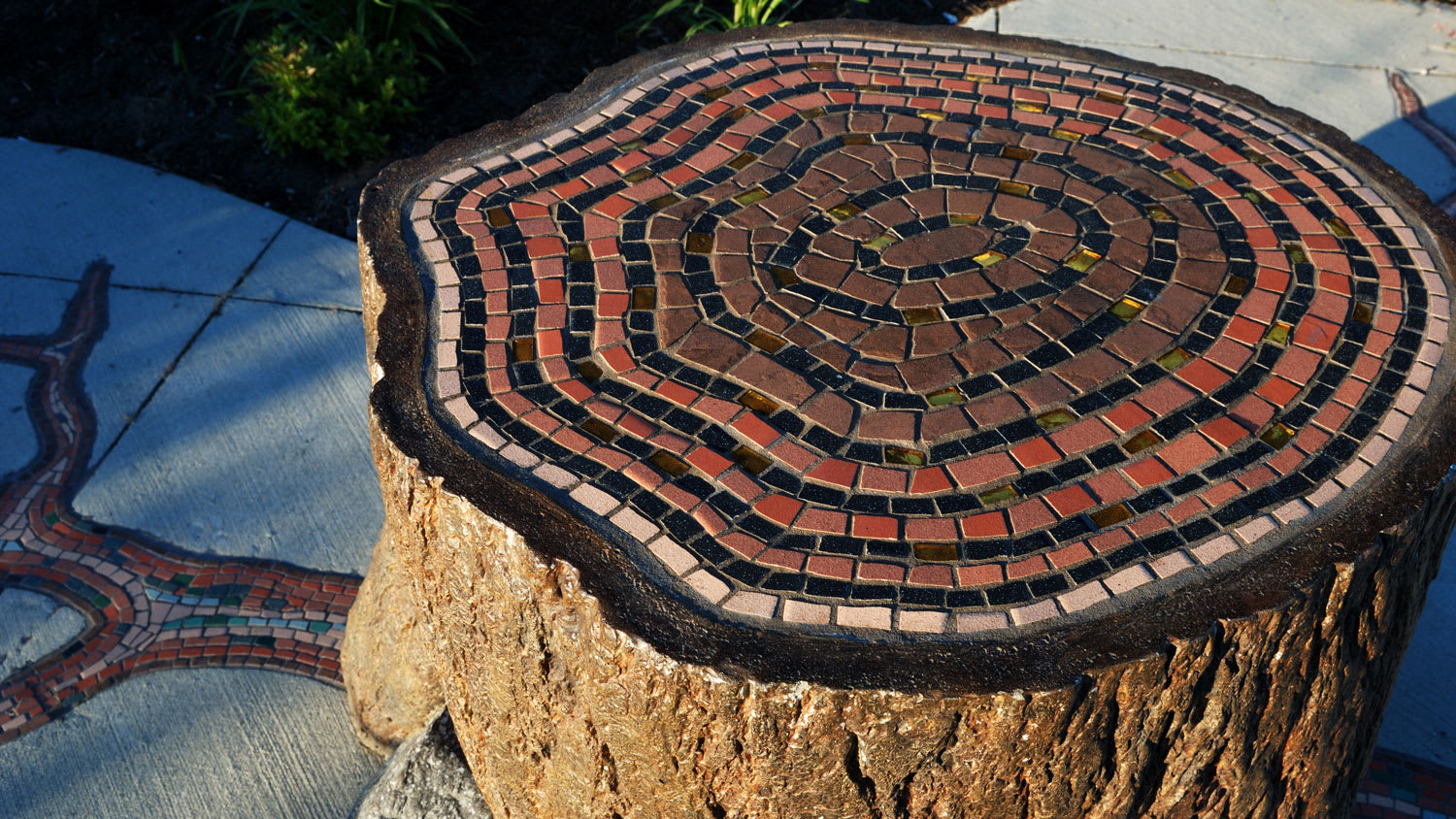 None Mosaic Tree Stump Seat