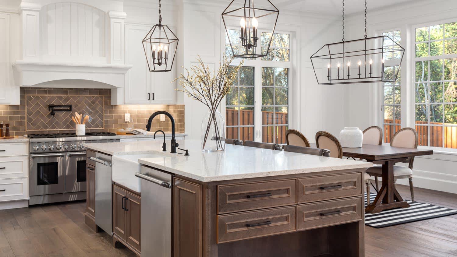 A large traditional kitchen with wooden face-frame cabinets