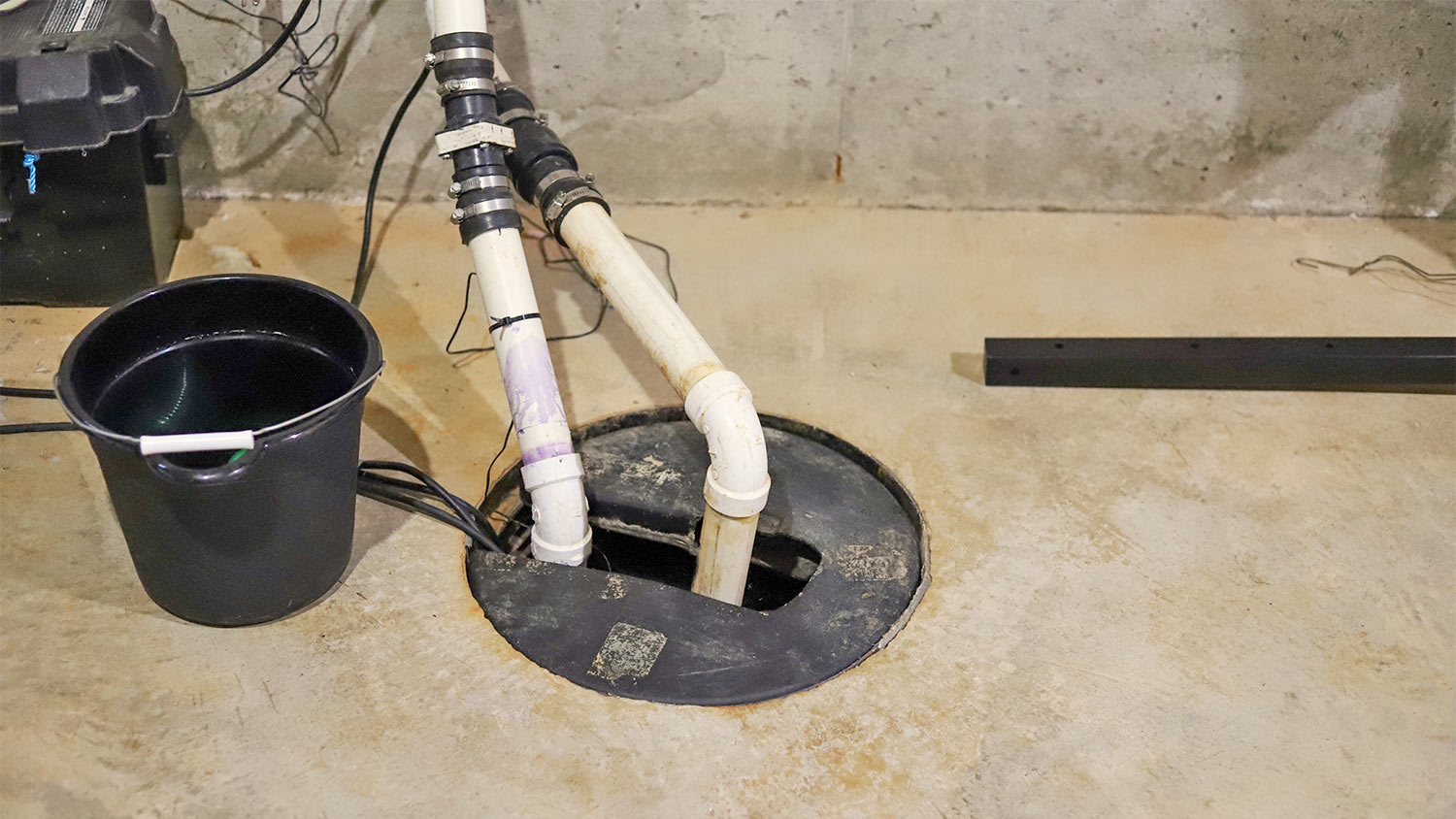 Sump pump basement bucket