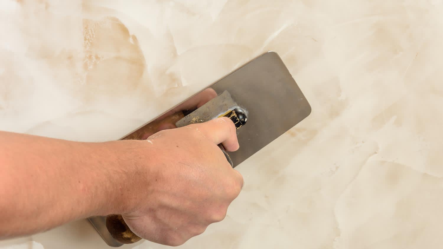 Venetian plaster on the wall