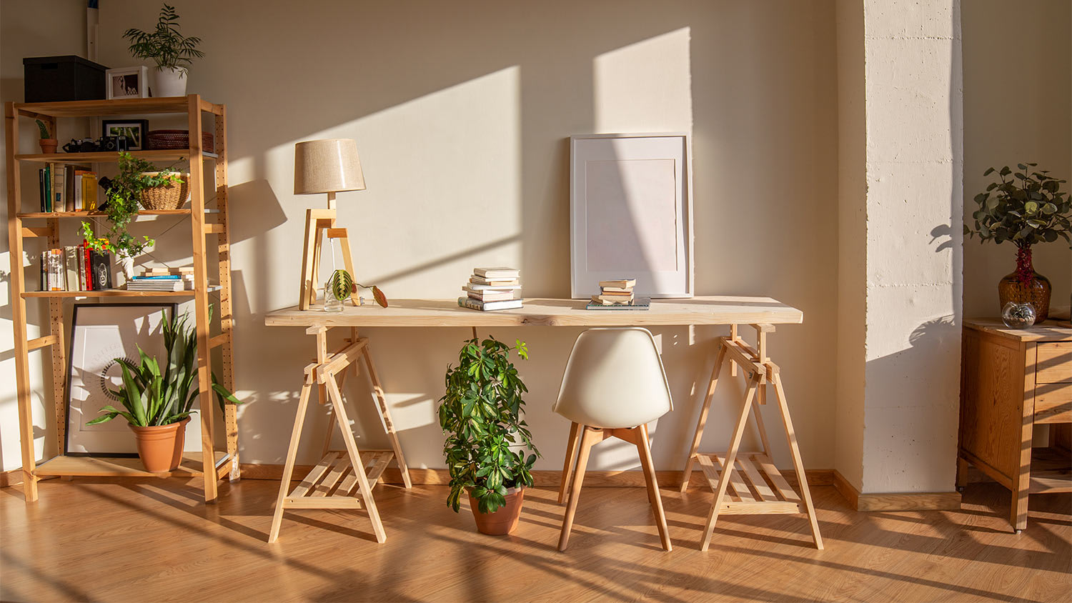 Sunshine wood floor desk