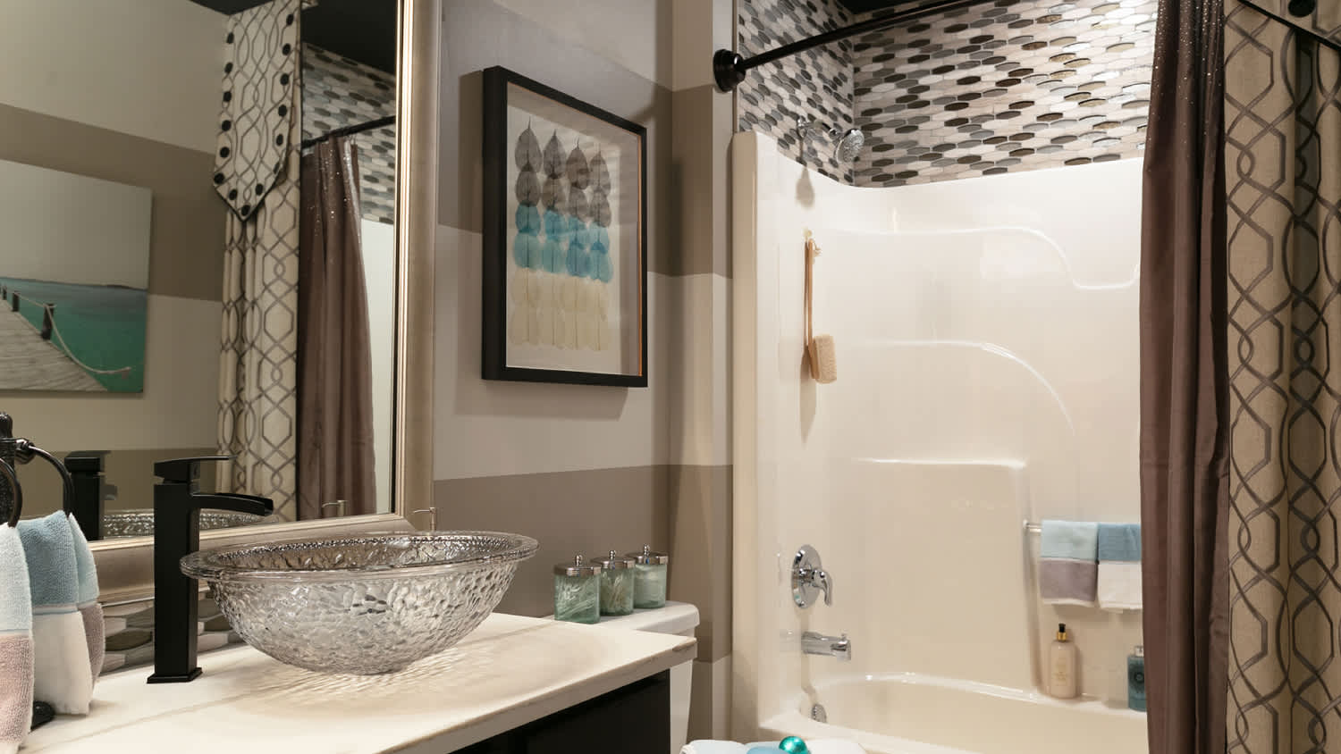 A back toilet storage