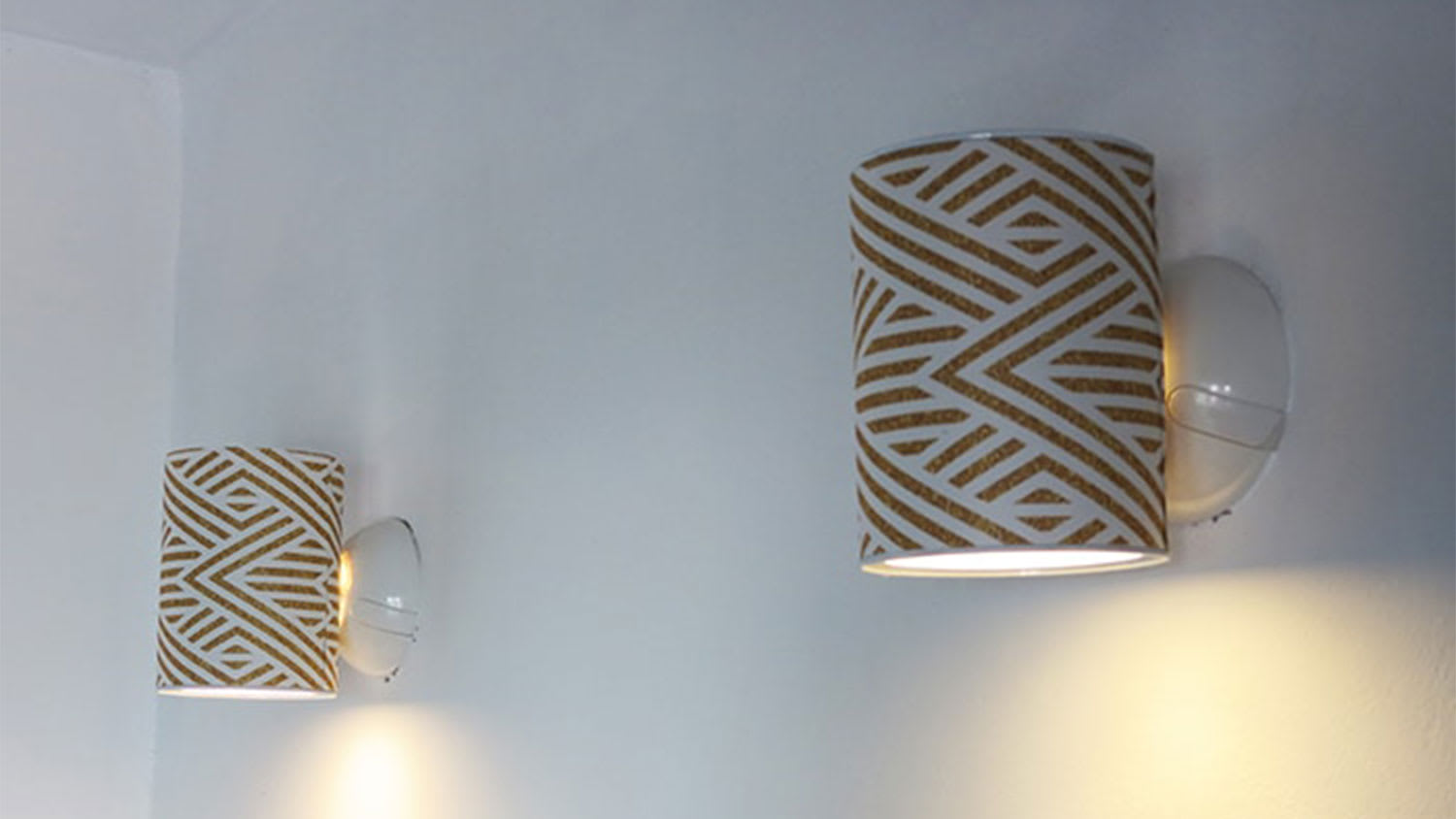 Wall lamp made of paint can